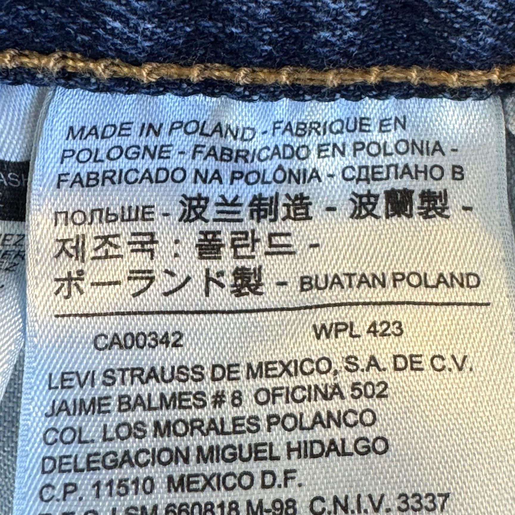 Levi's VINTAGE Levi's 501 Jeans Mens 36x30 Blue Button Fly Straight denim Made Poland Size US 36 / EU 52 - 5 Thumbnail