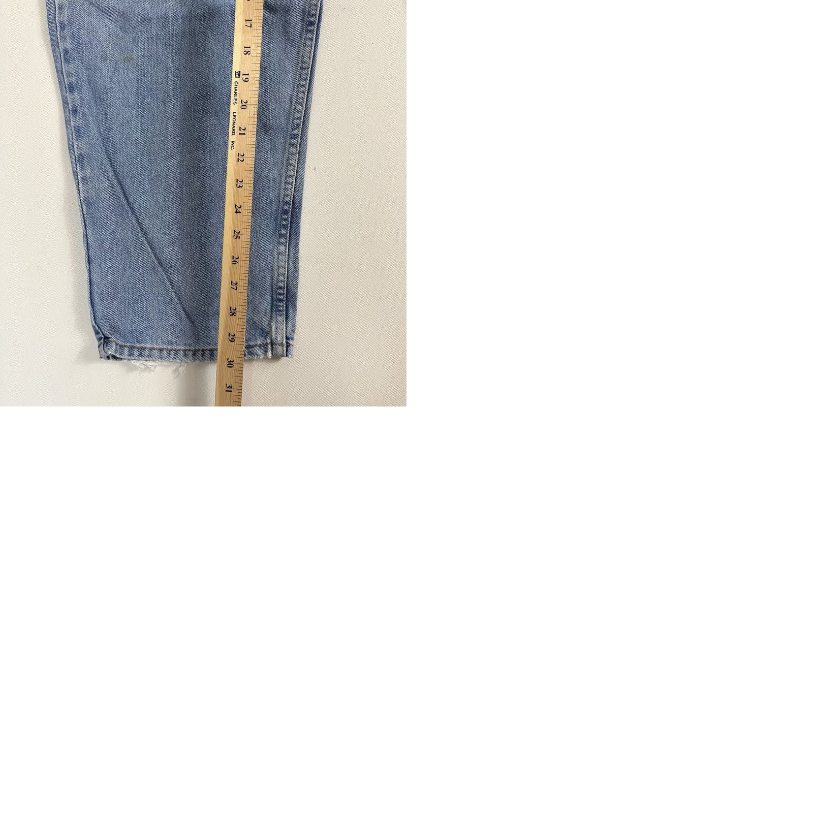Levi's VINTAGE Levi's 560 Jeans Comfort Fit Mens Blue Medium Wash 38x30 Distressed Size US 38 / EU 54 - 9 Thumbnail