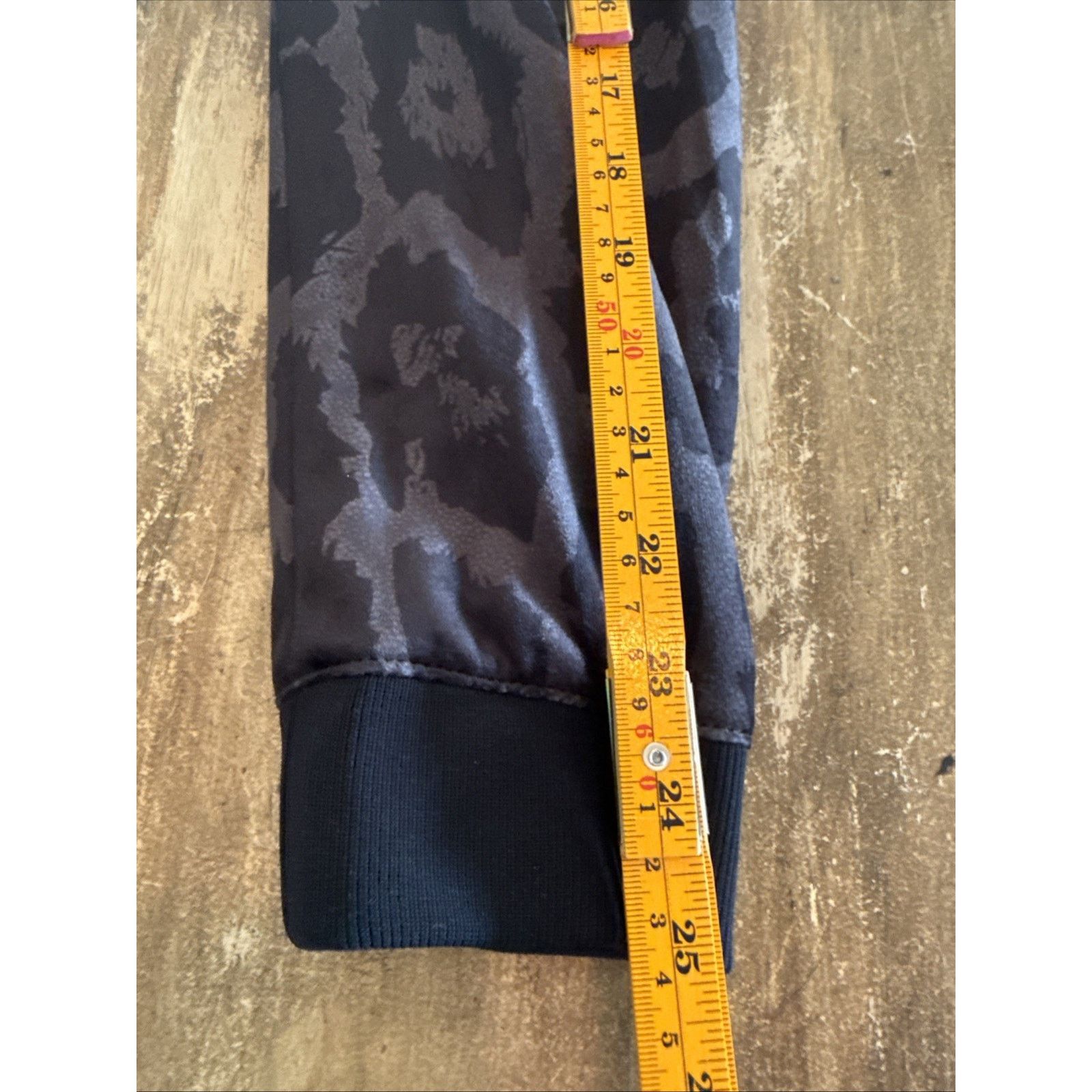 Hugo Boss Hugo Boss Leopard Print Bomber Jacket 38R Black Print Slim Size US M / EU 48-50 / 2 - 6 Thumbnail