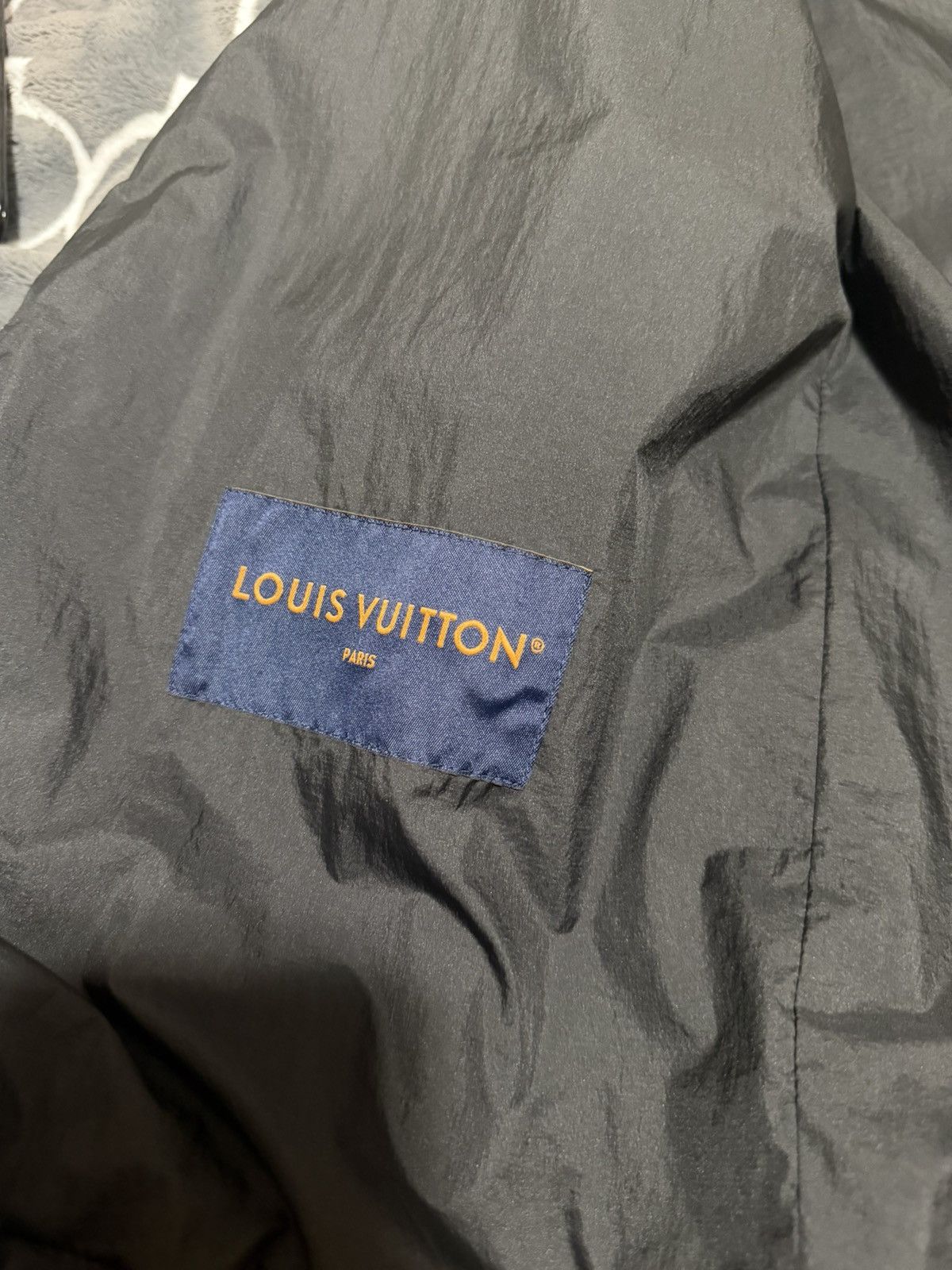 Louis Vuitton Louis Vuitton Monogram Flowers Gradient Printed Windbreaker Size US L / EU 52-54 / 3 - 7 Thumbnail