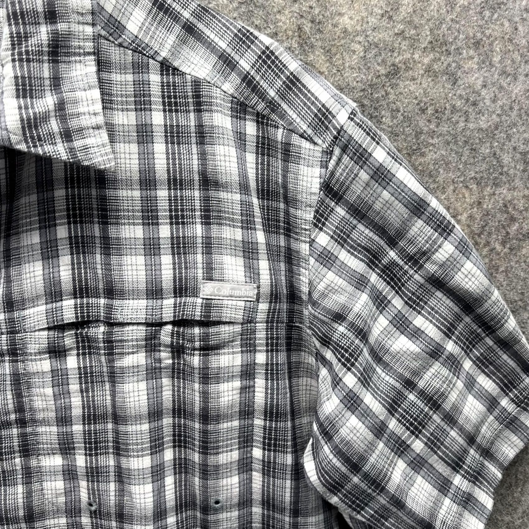 Vintage Columbia Shirt Men Large Gray Plaid Short Sleeve Button-Down Casual/Business/Workwear Size US L / EU 52-54 / 3 - 4 Thumbnail