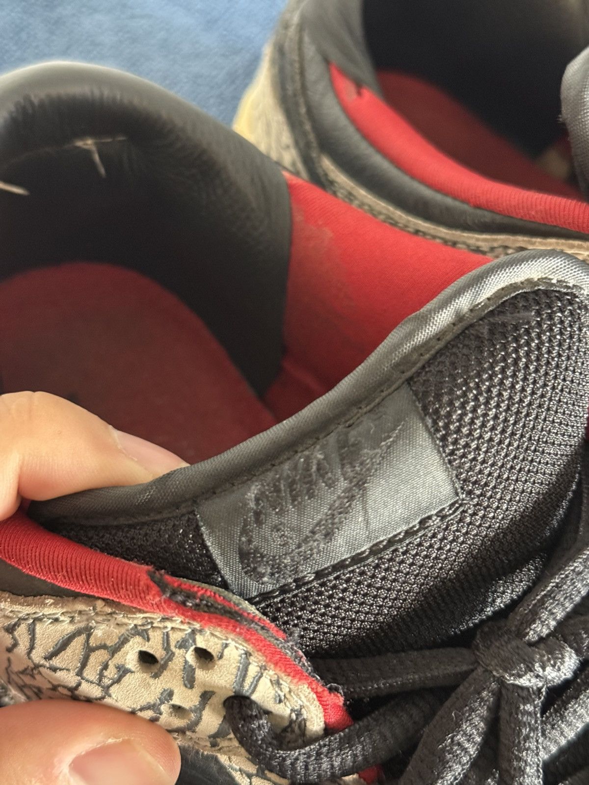 Nike × Supreme Nike SB Dunk Low Supreme Black Cement 2002 Size 10.5 Size US 10.5 / EU 43-44 - 7 Thumbnail