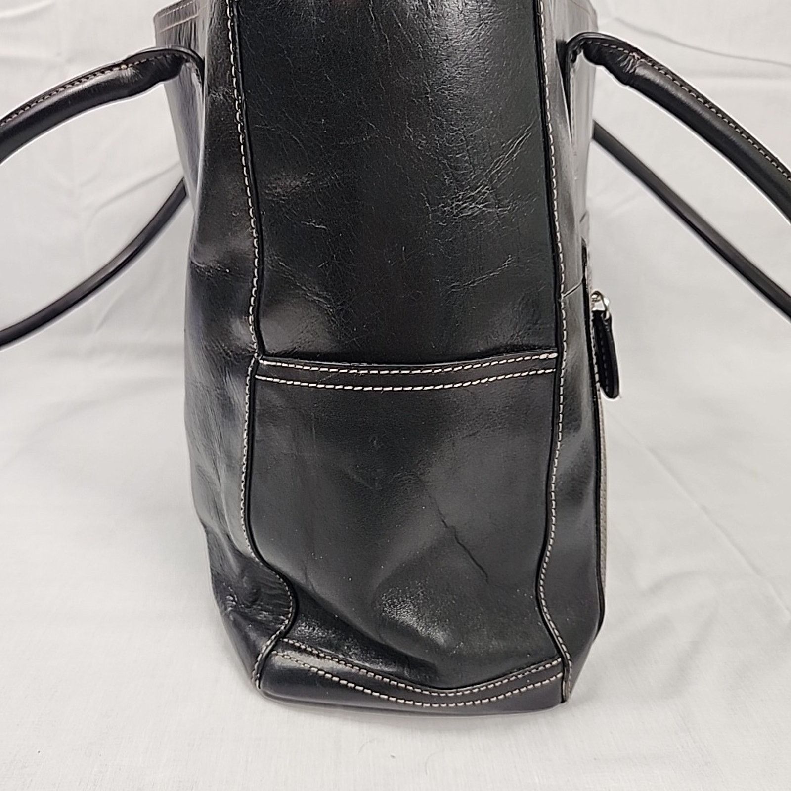 Fossil FOSSIL Black Cowhide Leather Tote Shoulder Handbag Carryall Size ONE SIZE - 1 Thumbnail