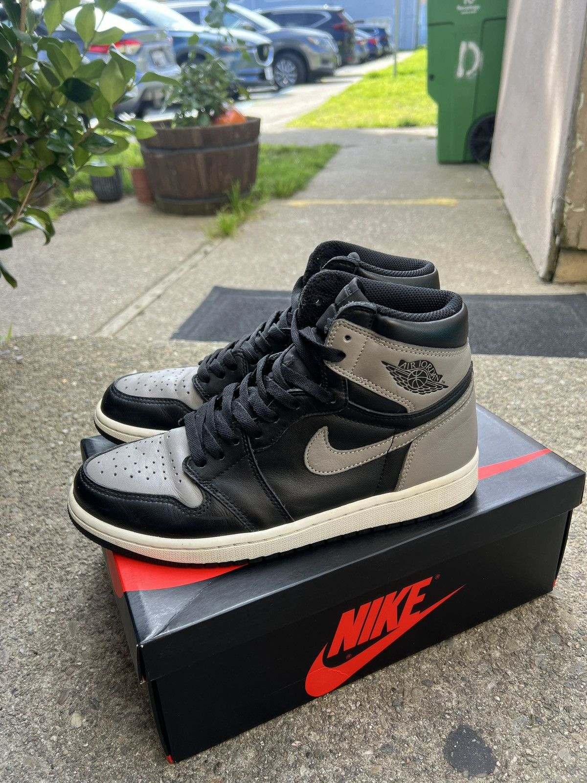 Jordan Brand × Nike Jordan Retro 1’s Shadow Size US 8.5 / EU 41-42 - 4 Thumbnail