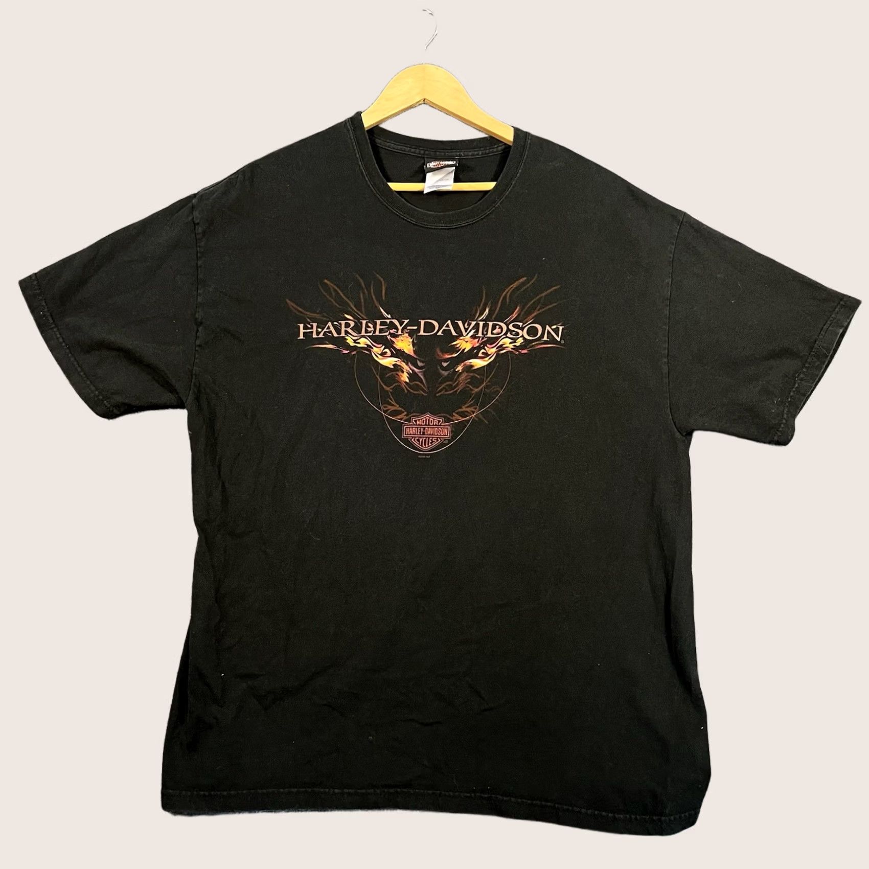 Harley Davidson VINTAGE Harley Davidson Shirt XL Black y2k Flames Biker Los Angeles Eagle 2004 Mens Size US XL / EU 56 / 4 - 1 Thumbnail