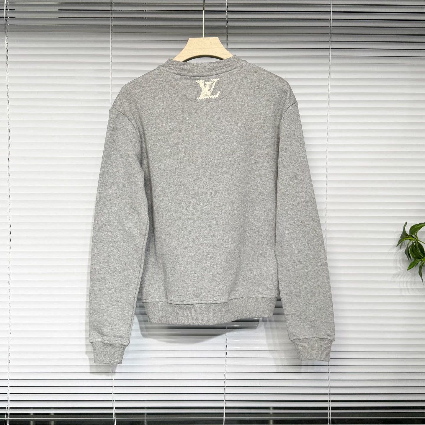 Louis Vuitton Louis Vuitton 2026 Embroidered Logo Sweatshirt S Size US S / EU 44-46 / 1 - 2 Thumbnail