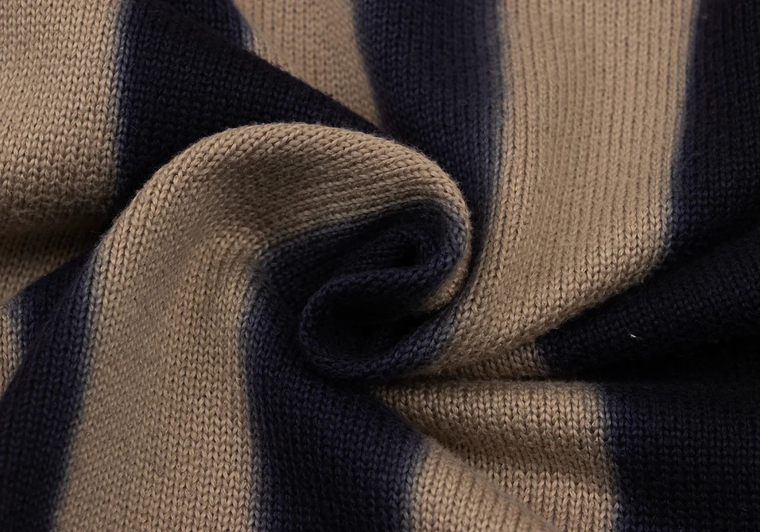 Issey Miyake Striped Cotton Knit Sweater in Beige and Navy XL Size US XL / EU 56 / 4 - 9 Thumbnail