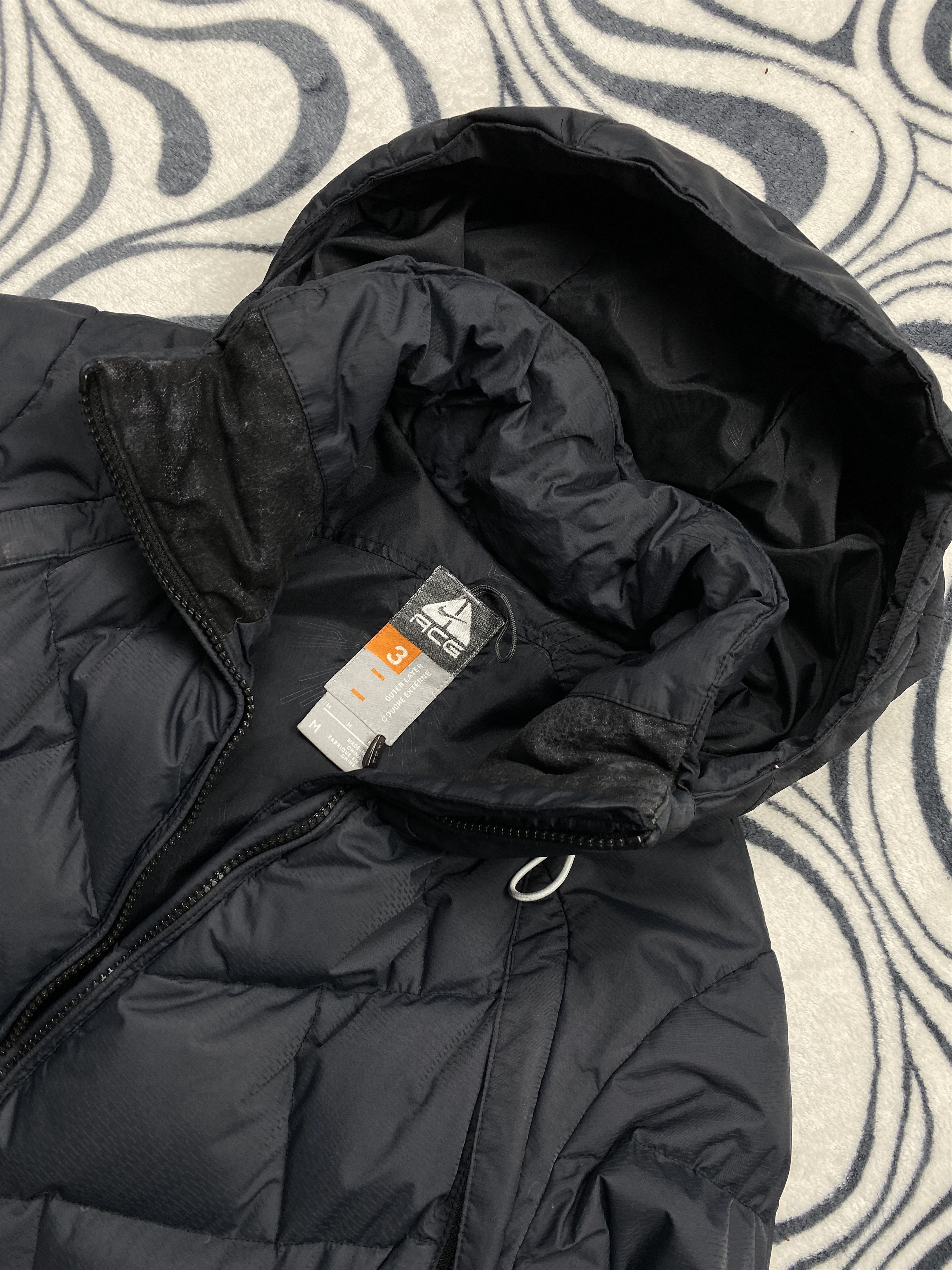 Nike ACG Nike ACG Vintage Ladies Down Jacket Size M / US 6-8 / IT 42-44 - 2 Thumbnail