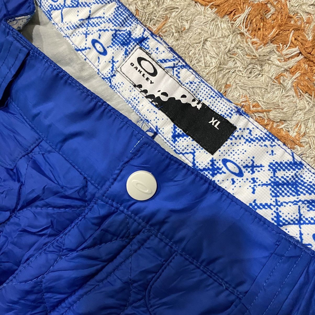 Oakley ☀️Nice design Oakley quilted ski pant size XL Size US 34 / EU 50 - 11 Thumbnail