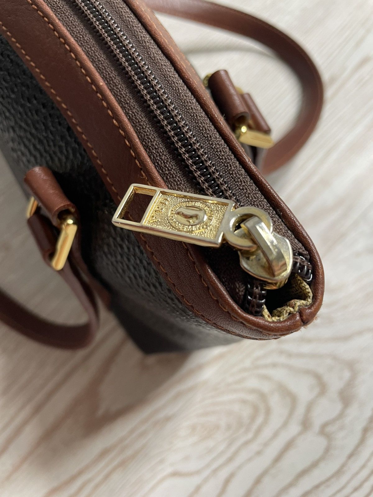 Dooney & Bourke Vintage Dooney&Bourke Made in USA Handle Bag Size ONE SIZE - 9 Thumbnail