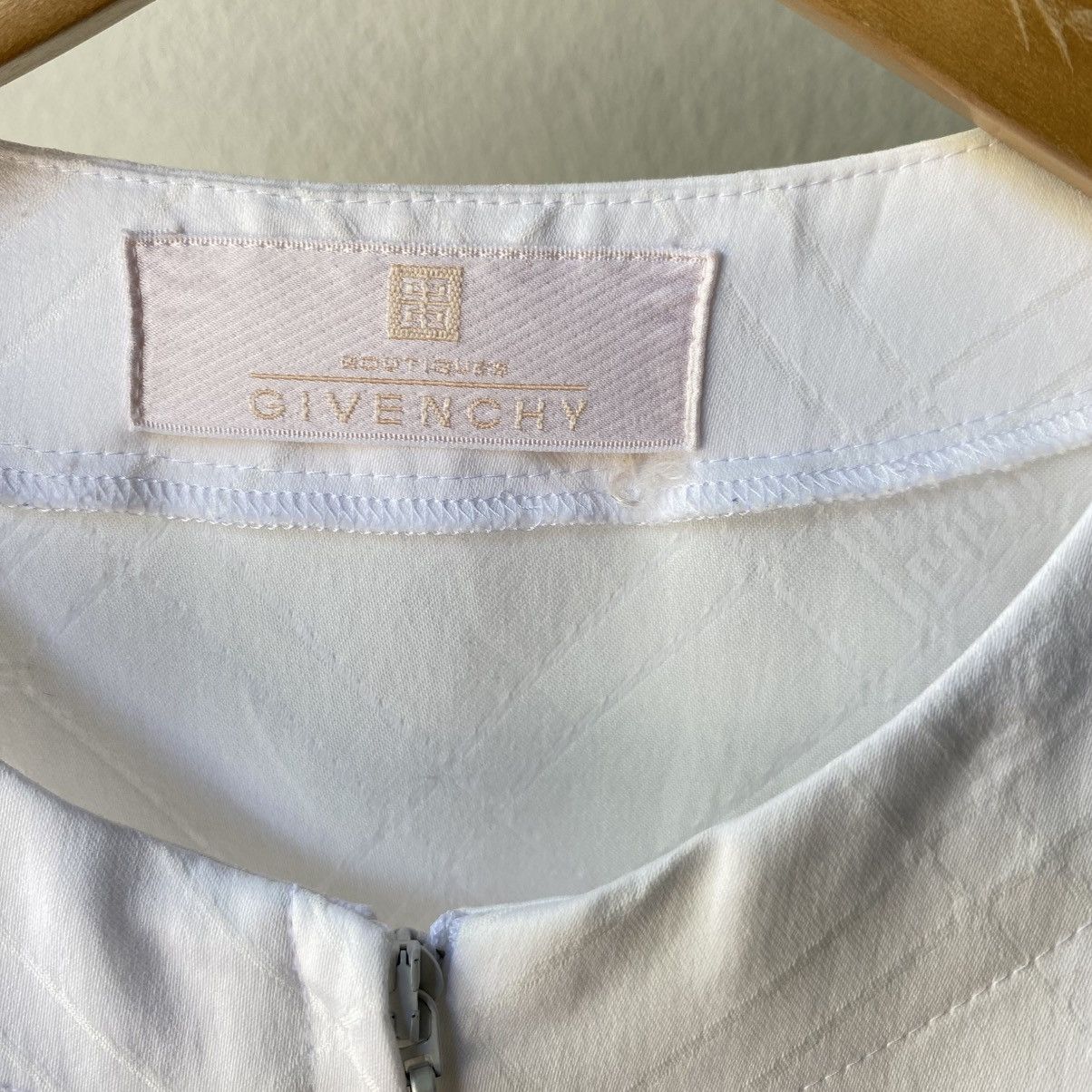 Givenchy Givenchy White Sleeveless Structured Blouse Size XS / US 0-2 / IT 36-38 - 3 Thumbnail