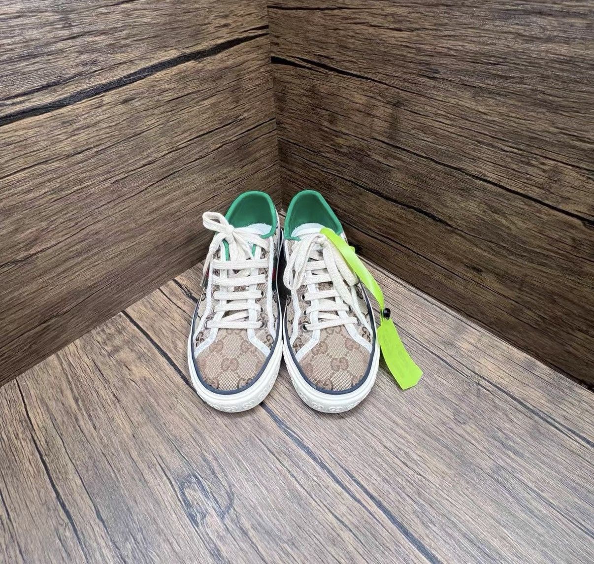 Gucci Gucci 1977 Canvas Sneakers J41 Size US 5 / IT 35 - 1 Thumbnail
