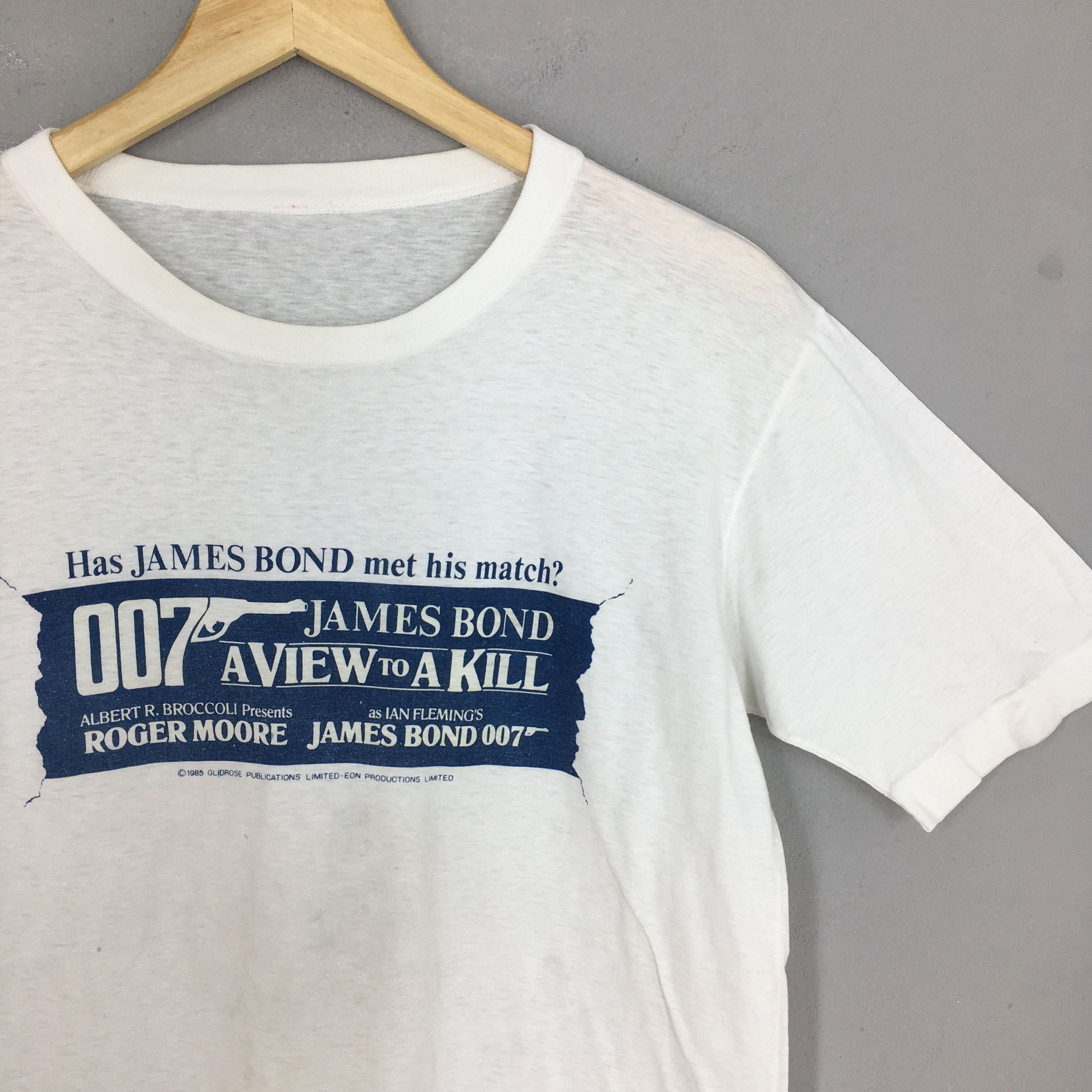 Vintage Vintage 80s James Bond 007 Thriller Action Movie Tshirt Size US M / EU 48-50 / 2 - 3 Thumbnail