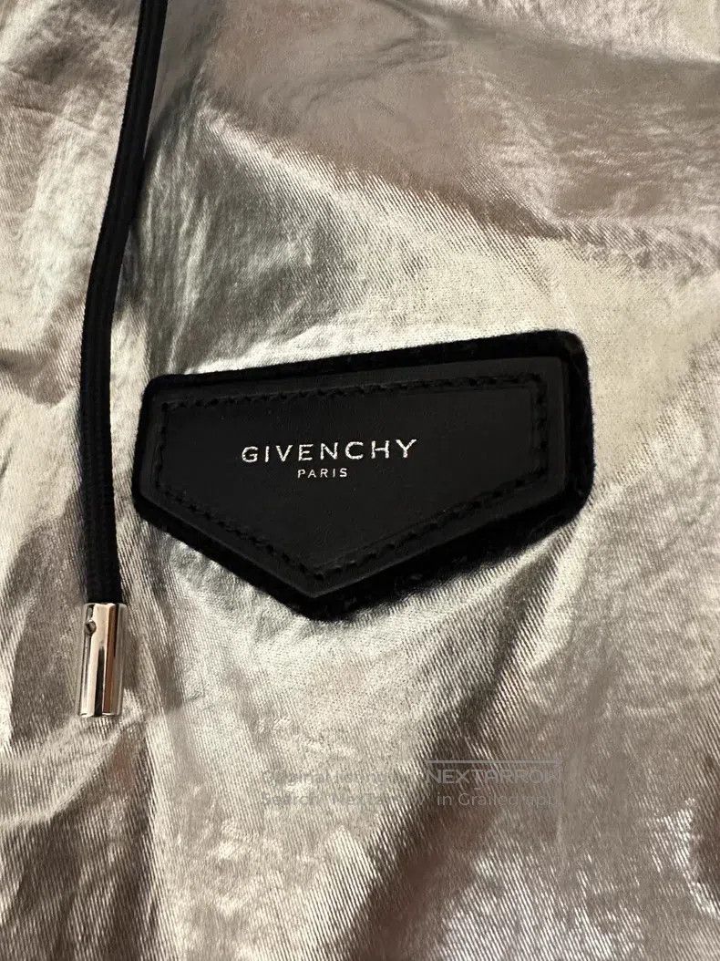 Givenchy Givenchy Runway Messenger Bag Size US L / EU 52-54 / 3 - 2 Thumbnail
