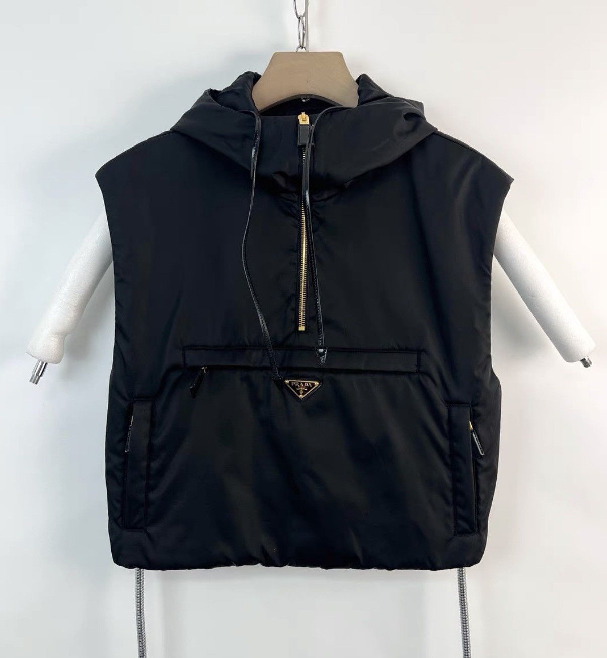 Prada Prada Black Hooded Sleeveless Light Down Vest K12 Size US XS / EU 42 / 0 - 1 Thumbnail