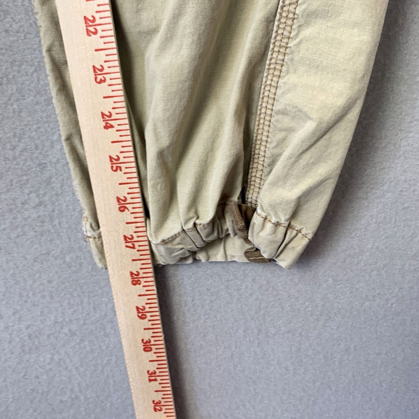 American Eagle Outfitters VINTAGE American Eagle Pant Women 4 Beige Baggy Jogger Cargo Utility Y2K Streetwear Size 27" / US 4 / IT 40 - 7 Thumbnail