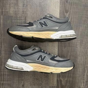 NEW BALANCE • VINTAGE 2000 Special Edition (12M)