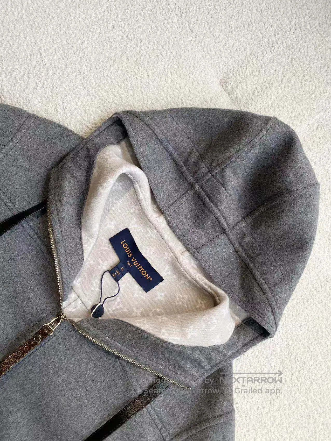 Louis Vuitton Louis Vuitton The inside is full of printed hooded jackets Size XXS / US 00 / IT 34 - 4 Thumbnail