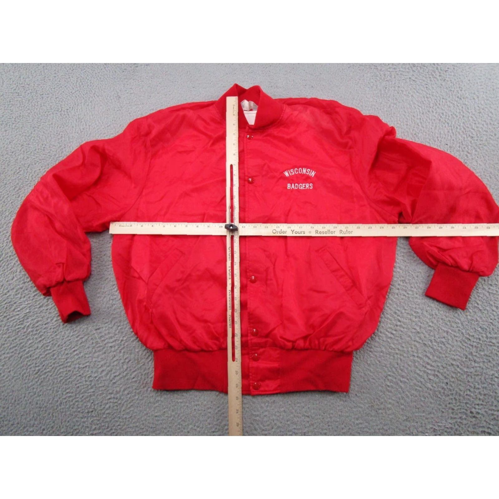 NCAA VINTAGE Wisconsin Badgers Jacket NCAA 90s Red Satin Windbreaker XL Mens Snap Up Lightweight Knit Logo Size US XL / EU 56 / 4 - 4 Thumbnail