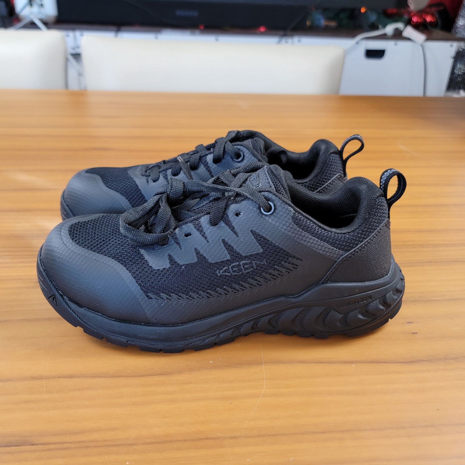 KEEN KEEN Wmns Utility Arvada Shift Sneakers Comp Toe Sz 7.5 Size US 7.5 / IT 37.5 - 2 Thumbnail
