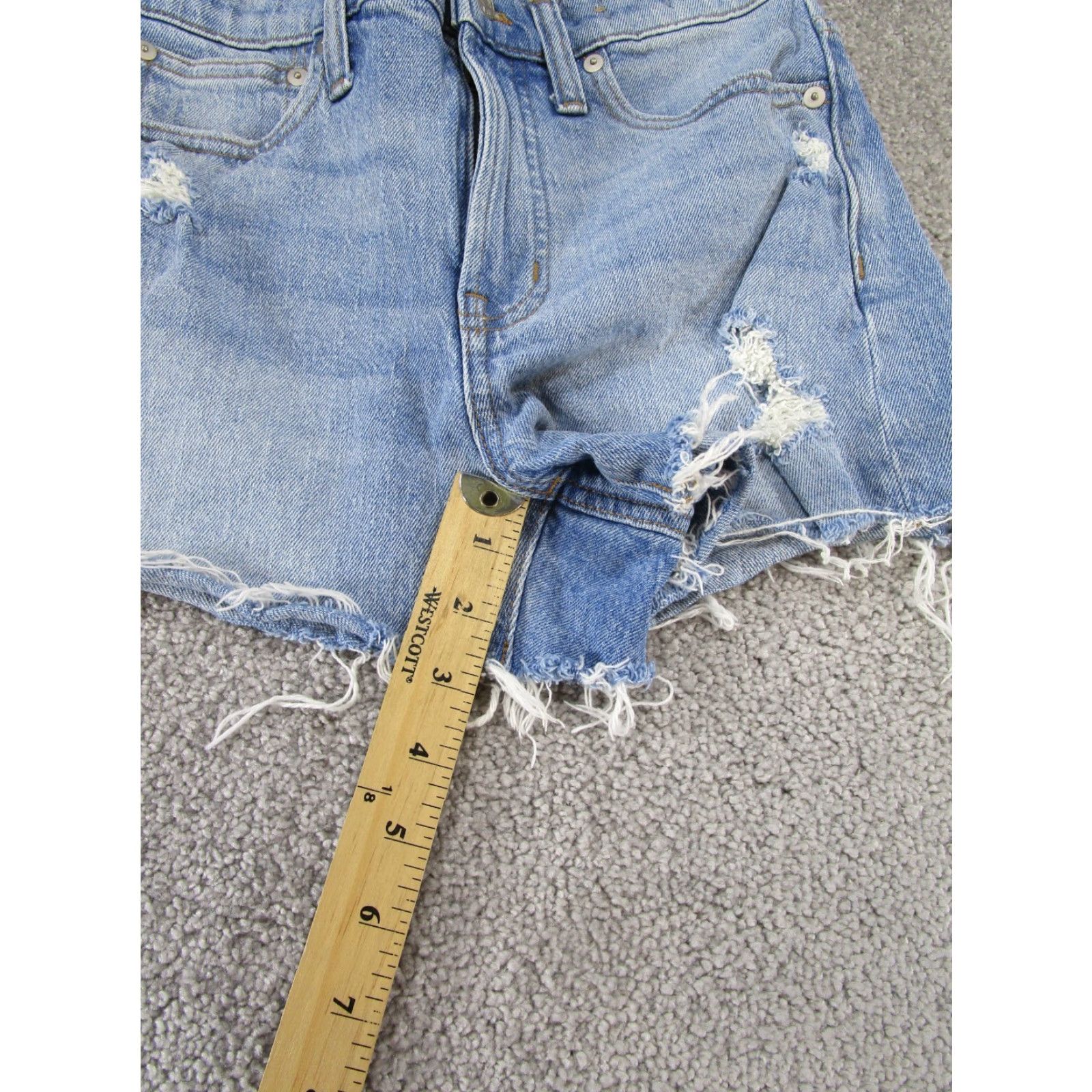 Madewell Madewell The Perfect Jean Shorts Womens 25 Light Wash Denim Cut-Offs Jeans Shorts 25 Blue Womens Size 42" / US 20 - 3 Thumbnail