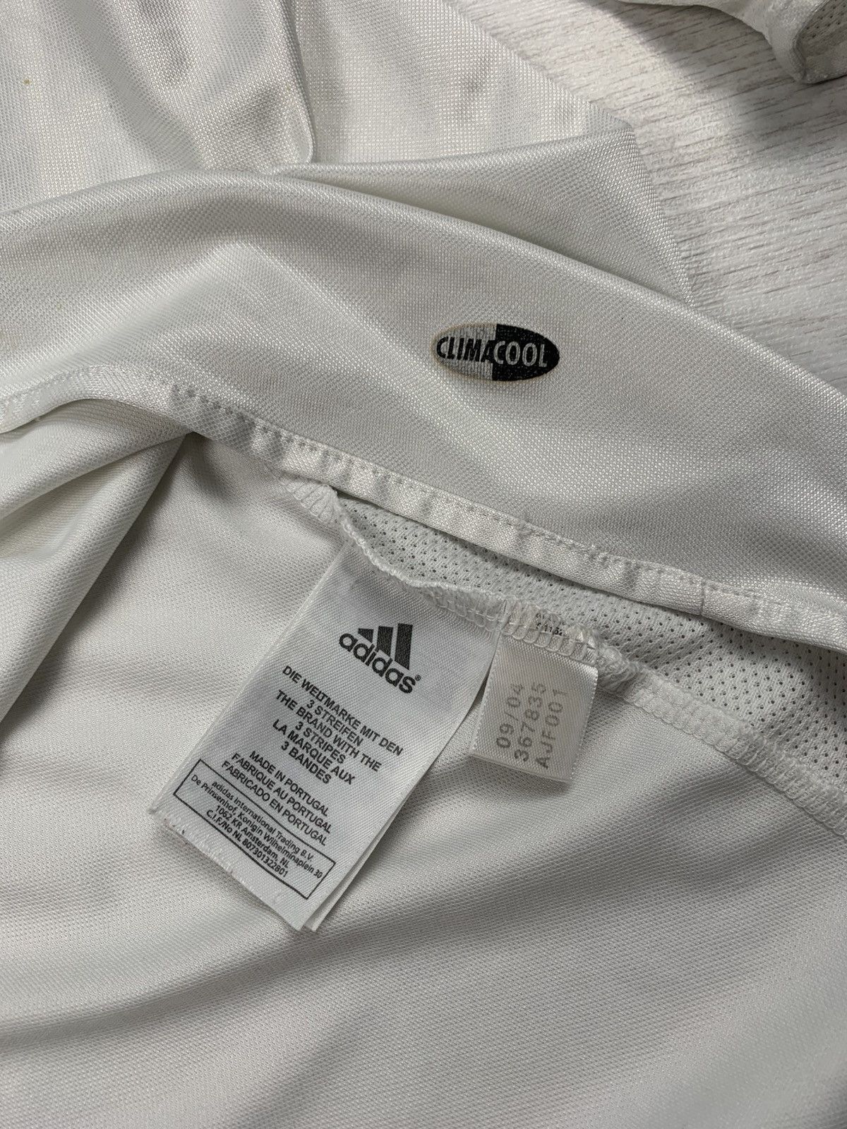 Adidas REAL MADRID 2004/2005 HOME FOOTBALL LONG SLEEVE ADIDAS SHIRT Size US L / EU 52-54 / 3 - 9 Thumbnail