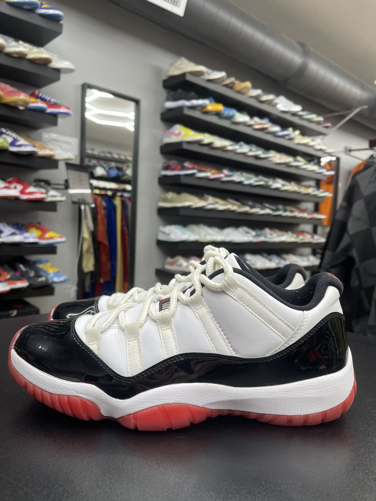 Jordan Brand Size 10 - Jordan 11 Concord Bred Low Size US 10 / EU 43 - 1 Thumbnail