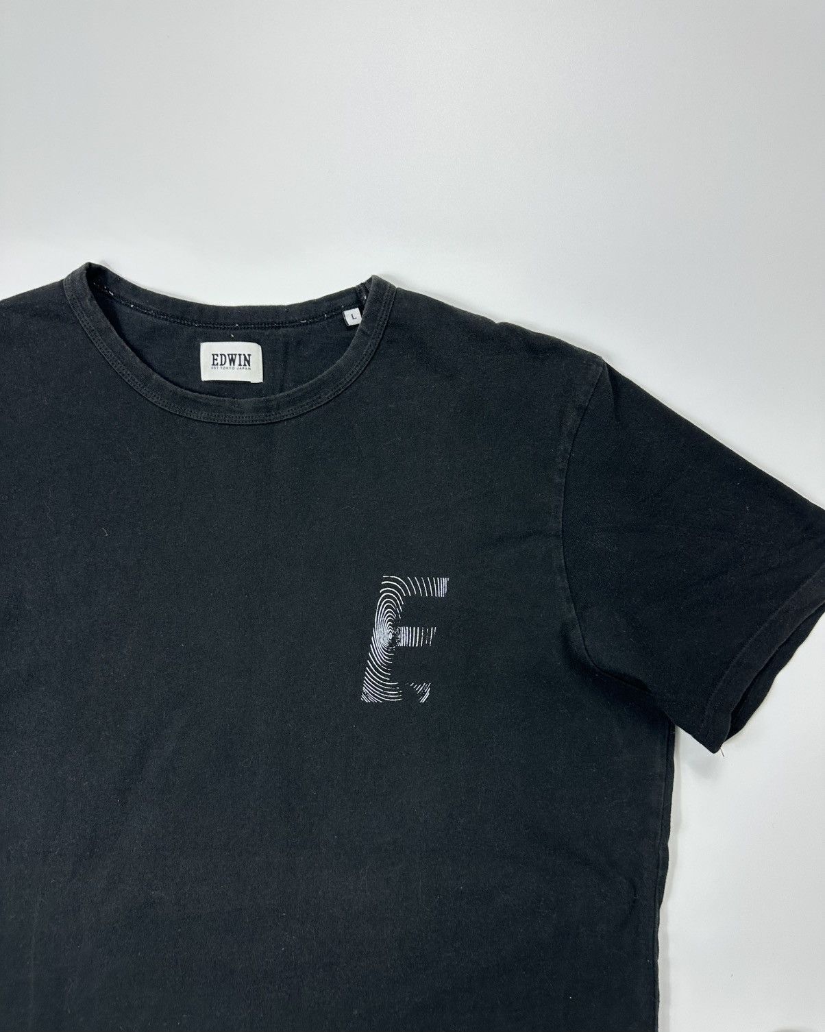 Edwin Edwin T-shirt Face Graphic Print Black Size US L / EU 52-54 / 3 - 7 Thumbnail