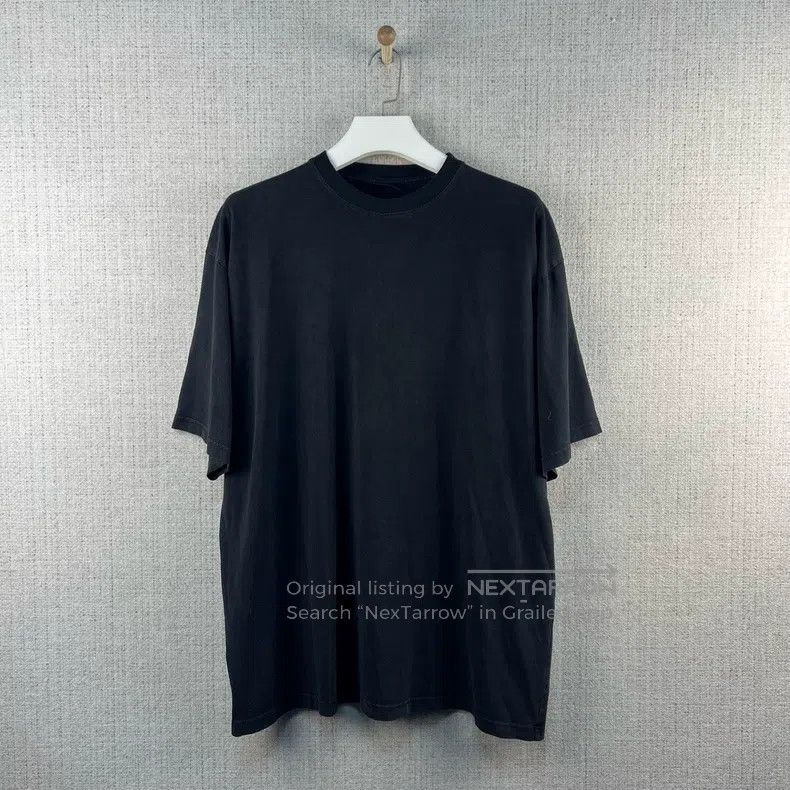 Balenciaga Balenciaga Logo Crystal-Studded Distressed Round Neck Shor Size US L / EU 52-54 / 3 - 1 Thumbnail