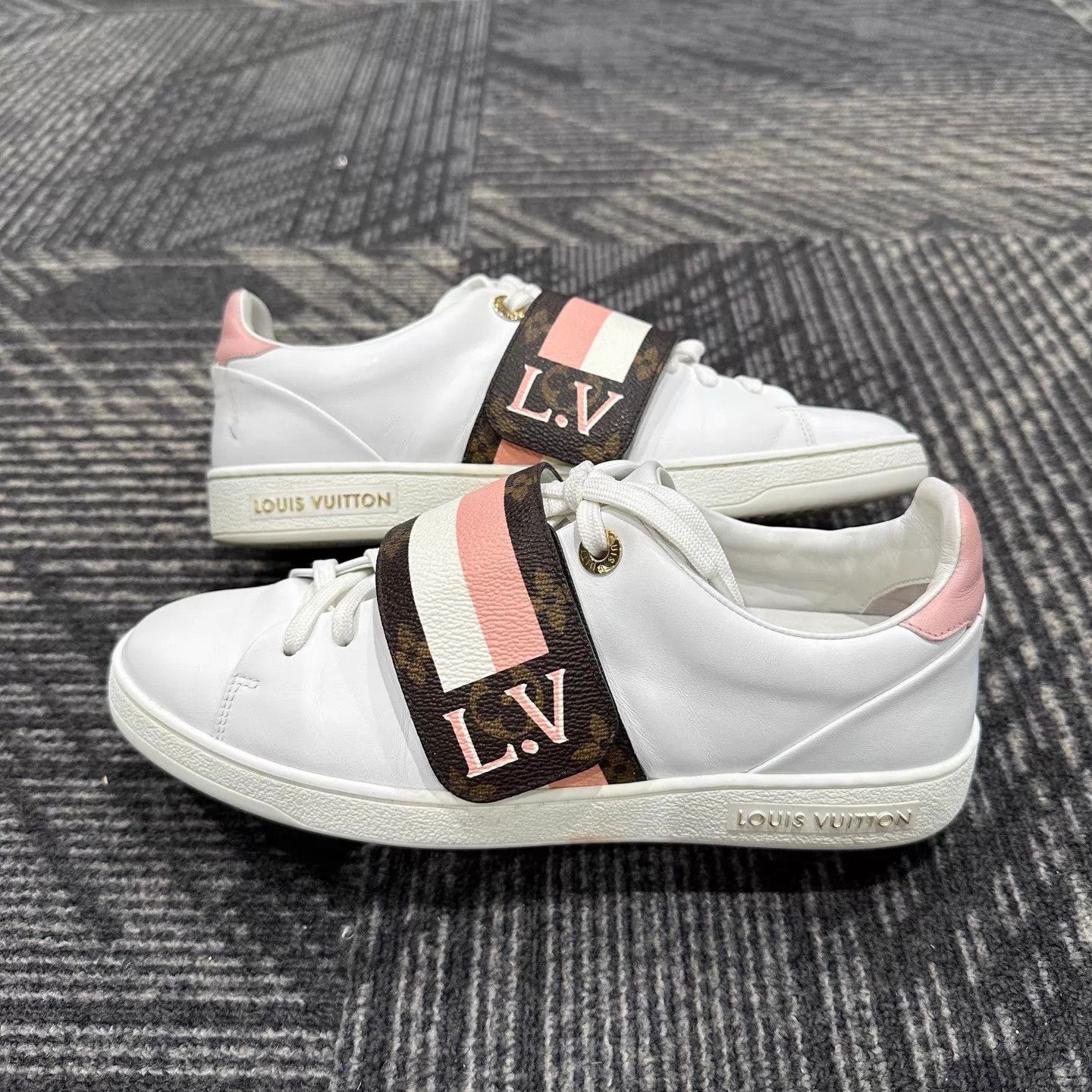 Louis Vuitton LV Pink Velcro Sneaker Women's 36.5 99 New Size US 6 / IT 36 - 4 Thumbnail