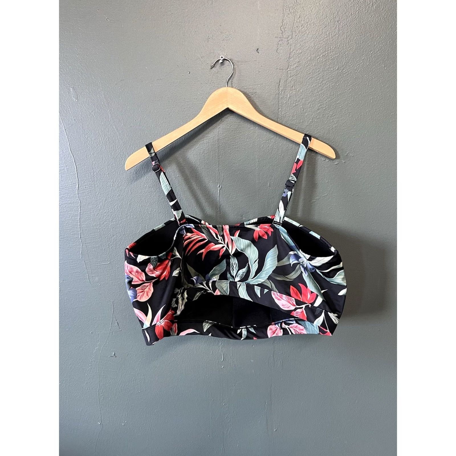 Swims VINTAGE Swim by Cacique Womens Bikini Top Plus Size 26 Black Floral Pattern Swim Top Bikini Womens Plus Size 26 Black Floral Pattern Size 4XL / US 24-26 - 2 Thumbnail