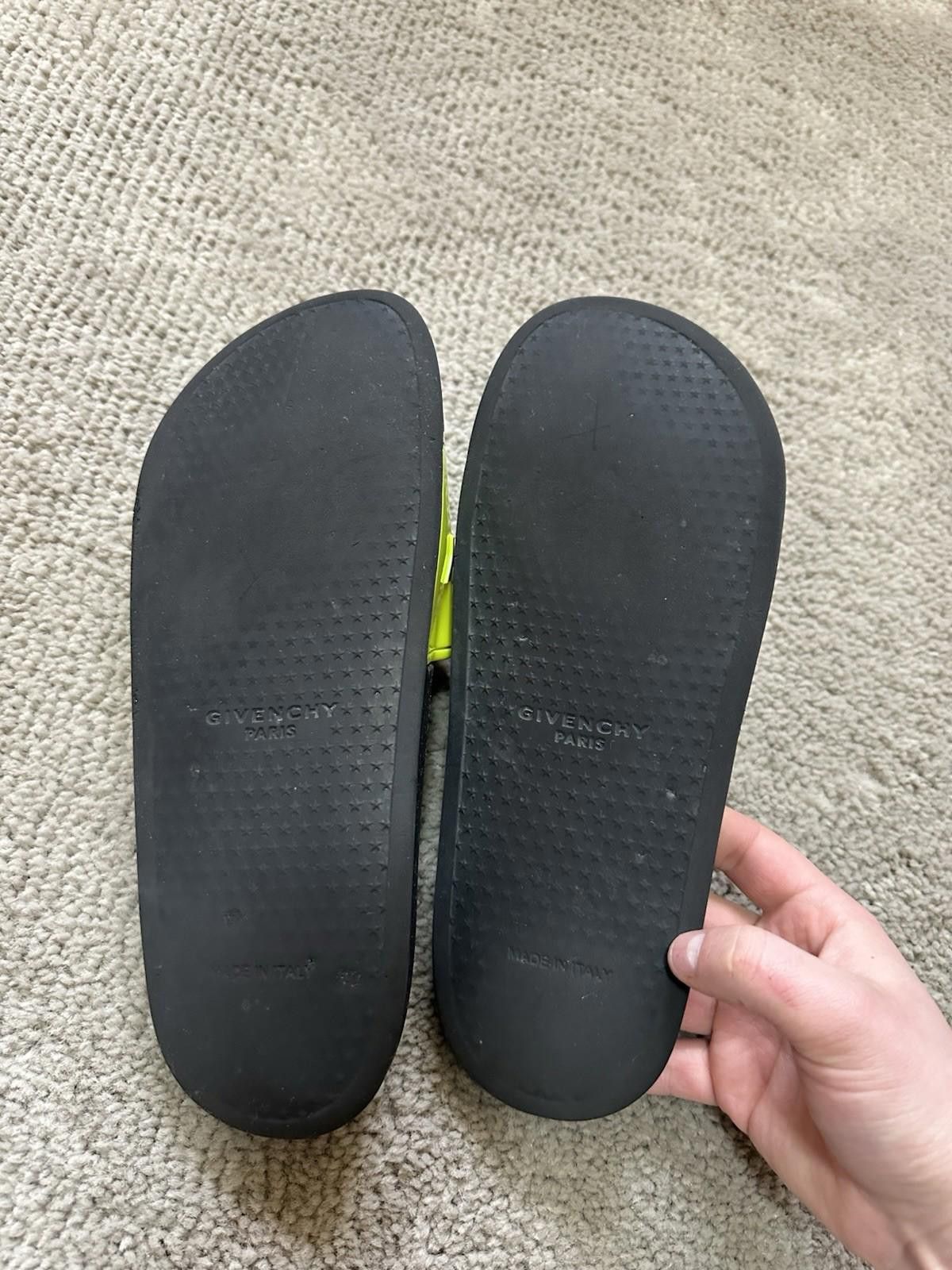 Givenchy Givenchy Yellow & Black Logo Flat Slides Size US 10 / EU 43 - 6 Thumbnail