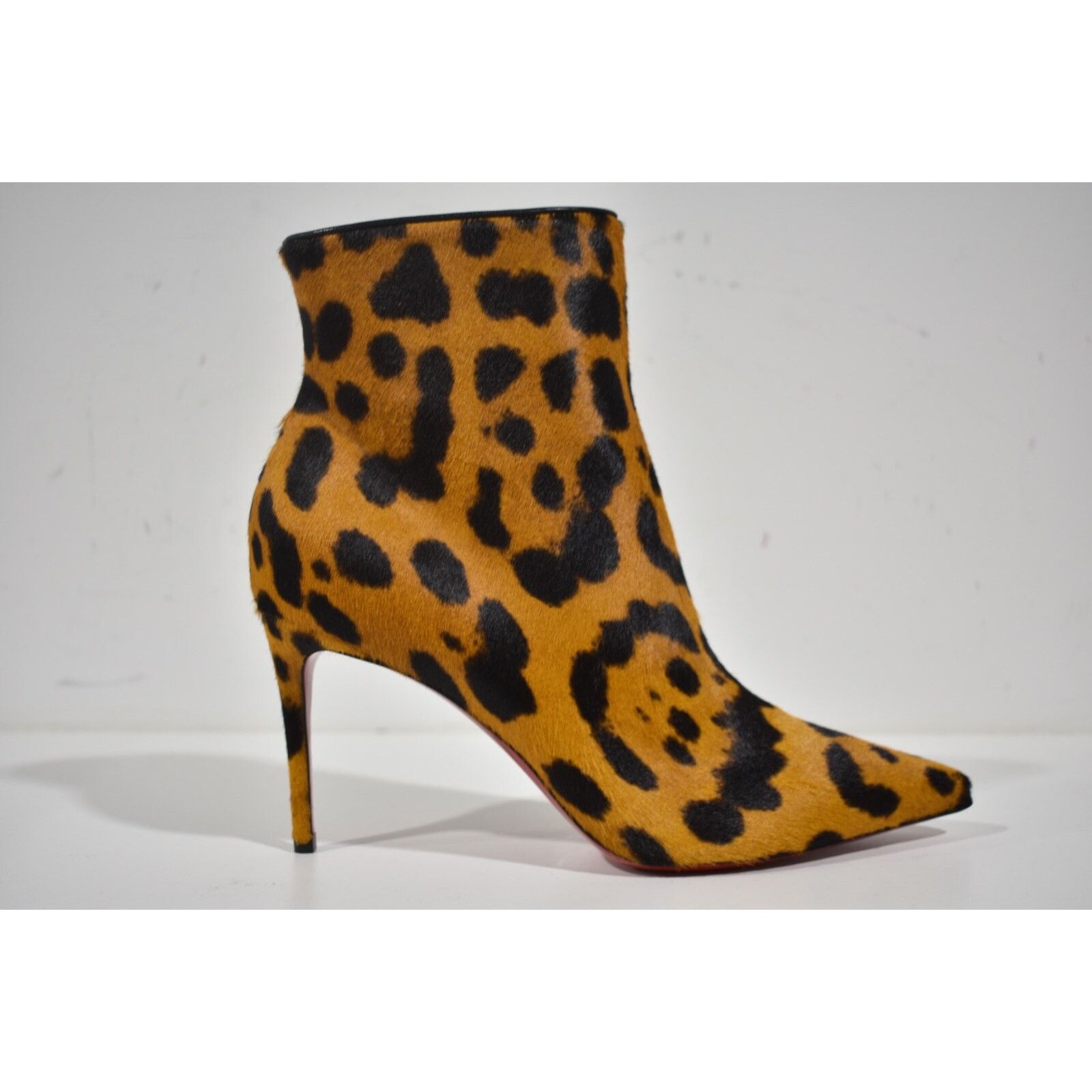 Christian Louboutin Christian Louboutin So Kate Booty 85 Black Spicy Leopard Size US 9 / IT 39 - 2 Thumbnail