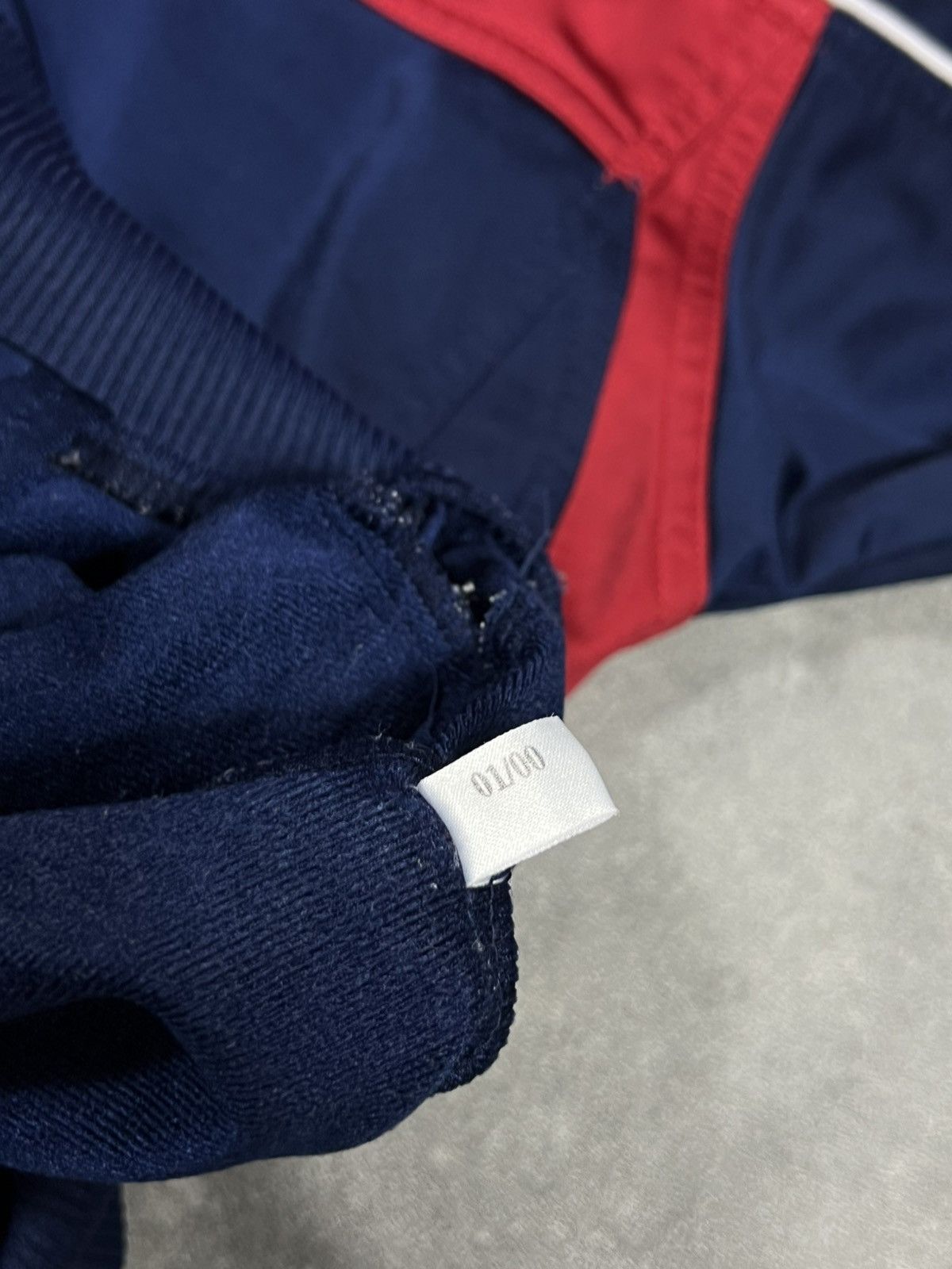 Adidas Rare Vintage Adidas Boxy Fit 90s / 00s Zip Sweatshirt Size US S / EU 44-46 / 1 - 12 Thumbnail