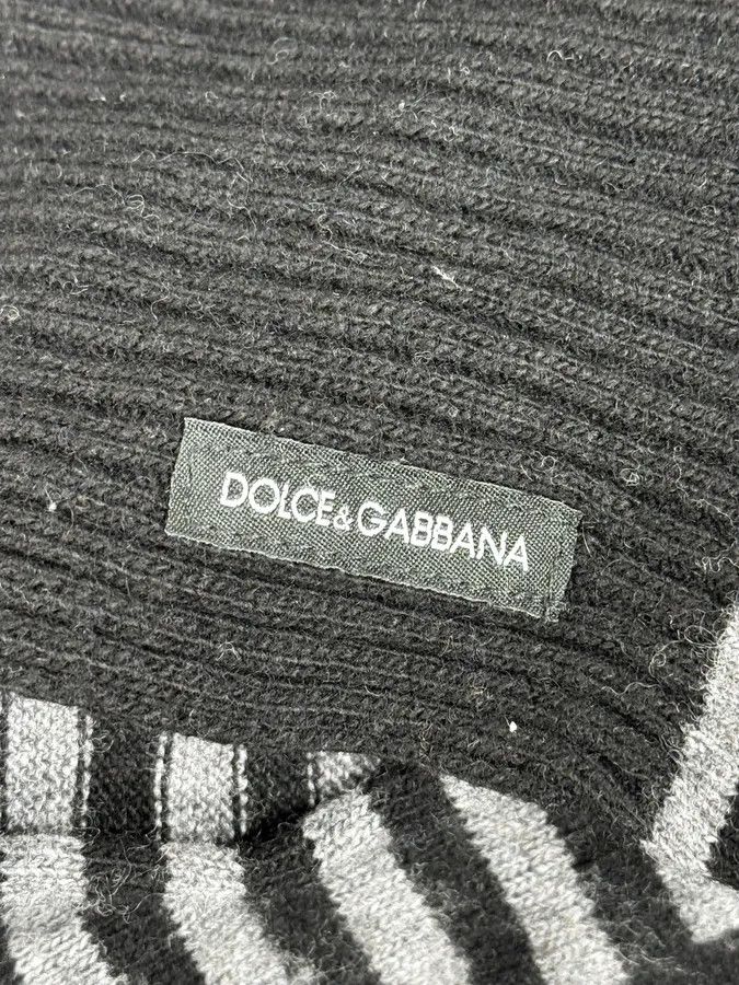 Dolce & Gabbana 2010s Dolce & Gabbana Grey & Black Striped Beanie & Scarf Set Size ONE SIZE - 14 Thumbnail