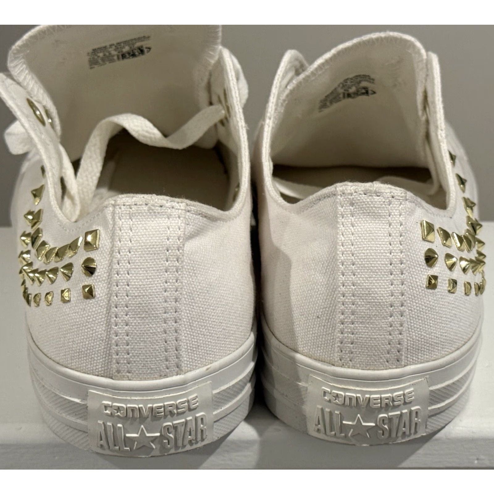 Converse VINTAGE Converse All Star Chuck Taylor Women's Sneakers 10.5 White Studded Athletic Stars Size US 8.5 / IT 38.5 - 4 Thumbnail