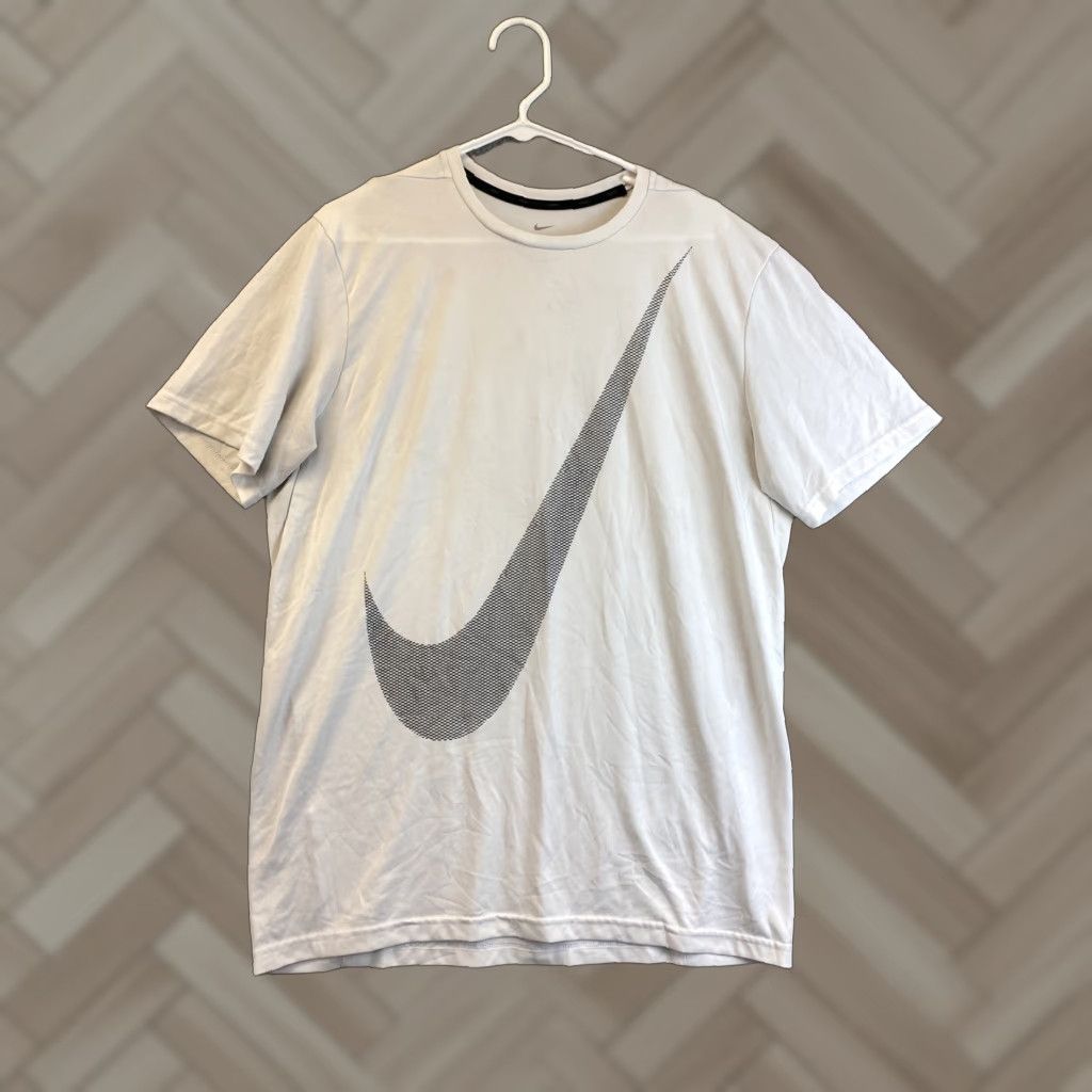 Nike Nike Shirt Large White Dri-Fit Swoosh Running Short Sleeve Breathable Sports Outdoor Mens Size US L / EU 52-54 / 3 - 1 Thumbnail