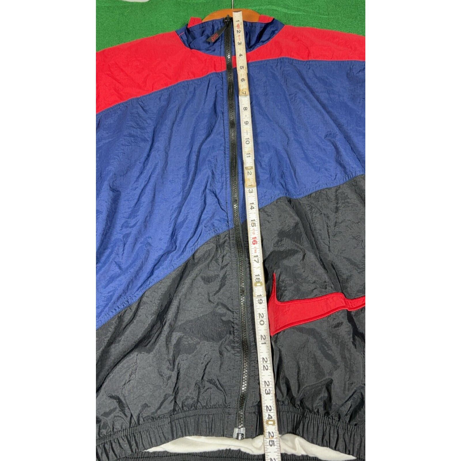 Nike Vintage Nike Big Swoosh Windbreaker Jacket Coat Size M Size US M / EU 48-50 / 2 - 6 Thumbnail