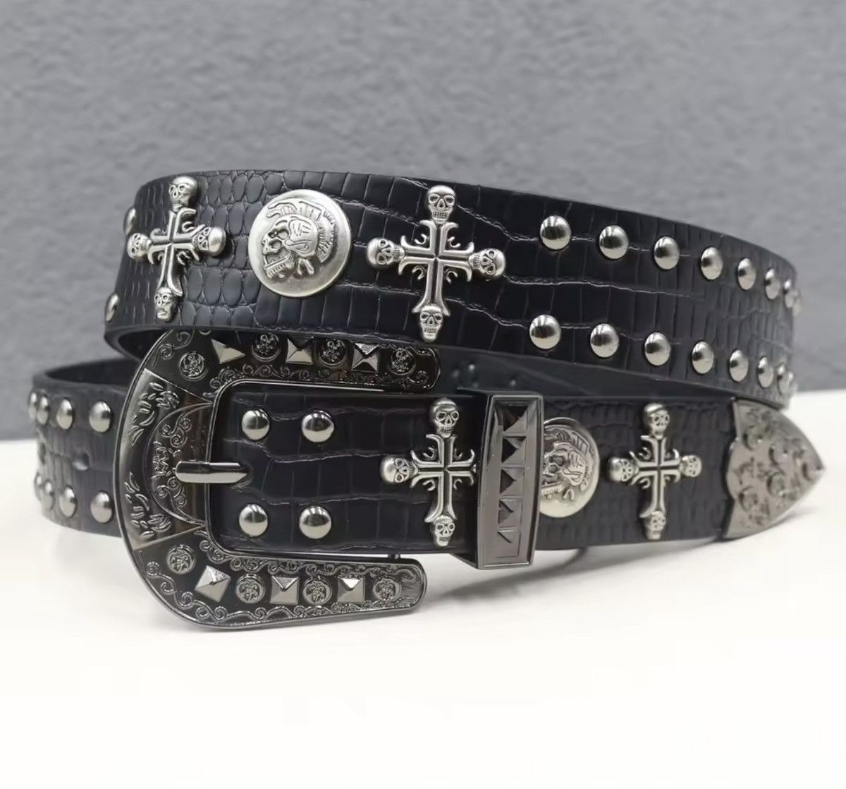 Japanese Brand Black Faux Leather Cross Studded Belt 115 cm Size ONE SIZE - 3 Thumbnail