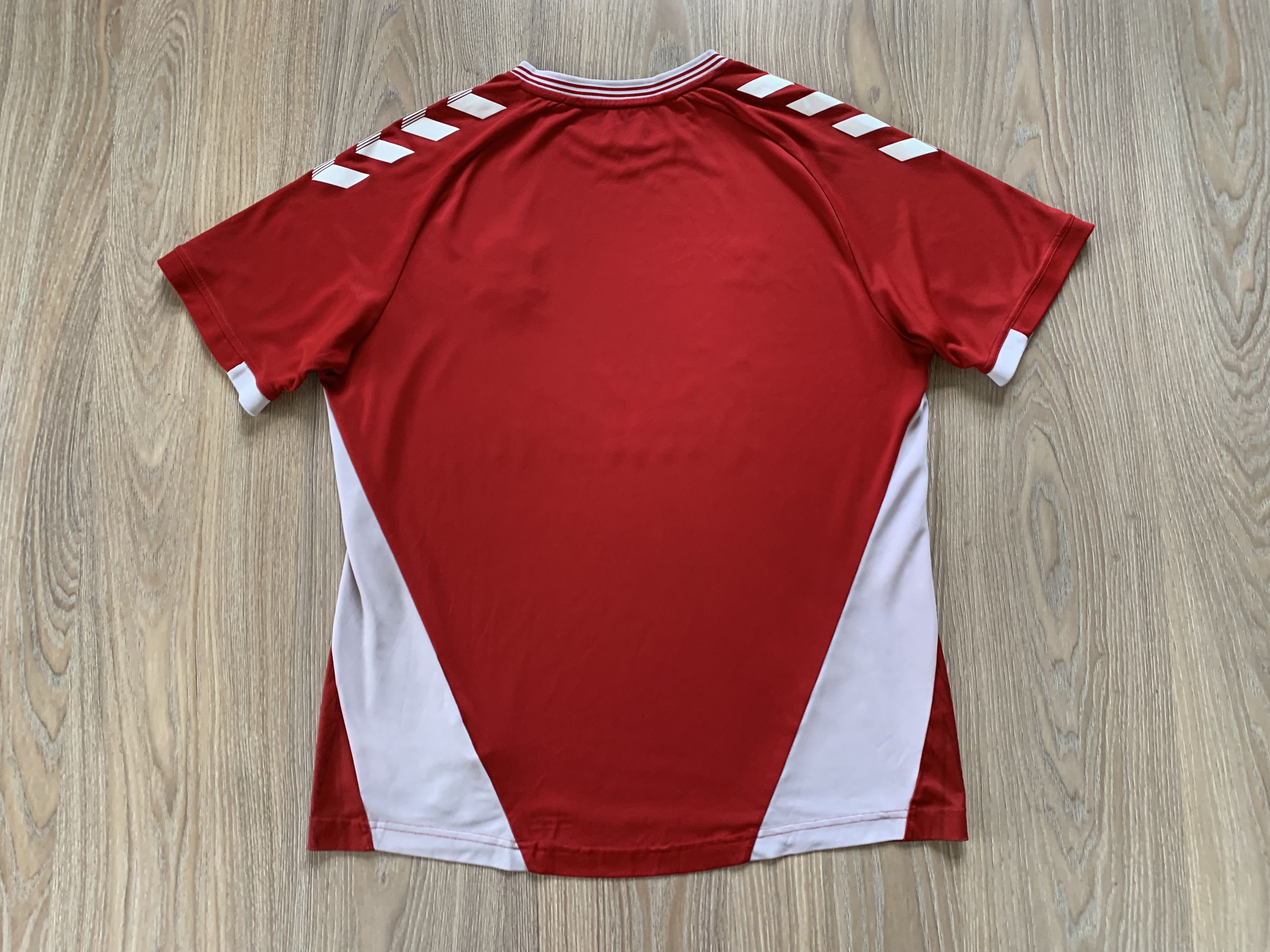 Hummel Hummel Middlesbrough FC Home Soccer Jersey 21-22 Size US M / EU 48-50 / 2 - 3 Thumbnail