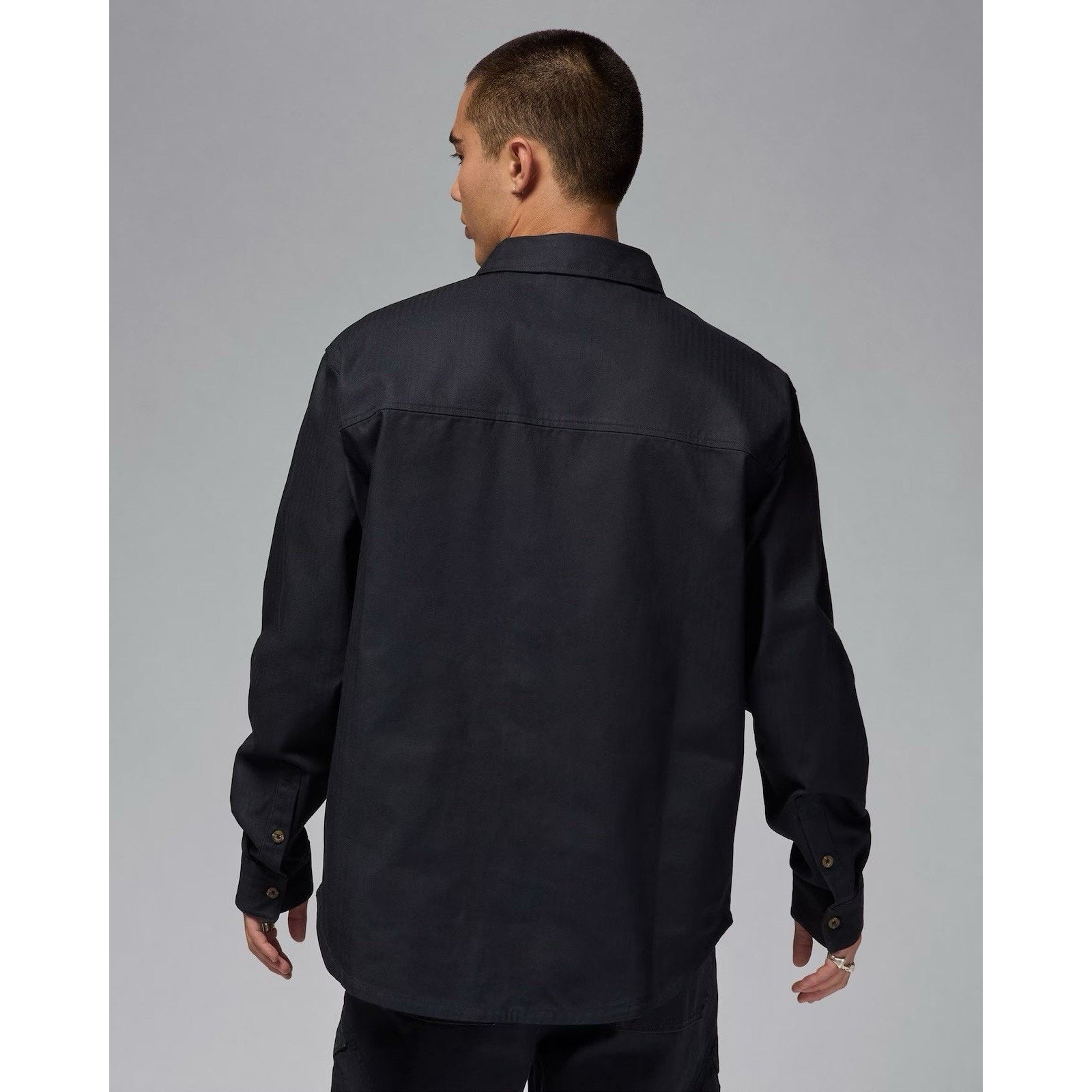 Jordan Brand Nike Air Jordan Essential Statement Button Down Black Size US M / EU 48-50 / 2 - 2 Thumbnail