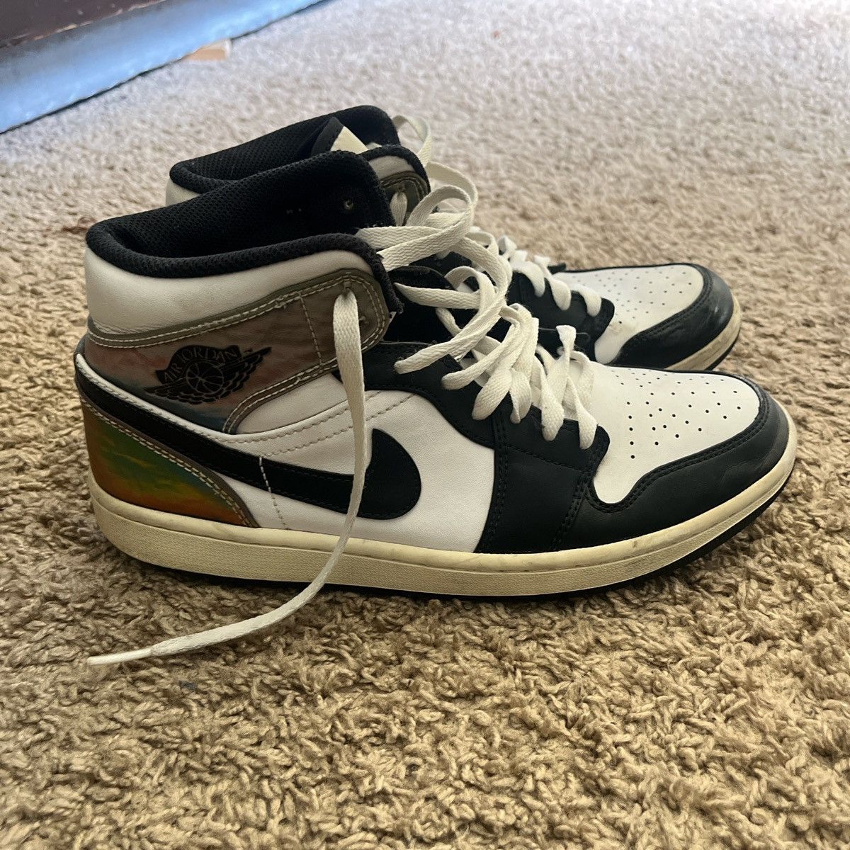 Jordan Brand Jordan 1 Mids Size US 8.5 / EU 41-42 - 1 Thumbnail