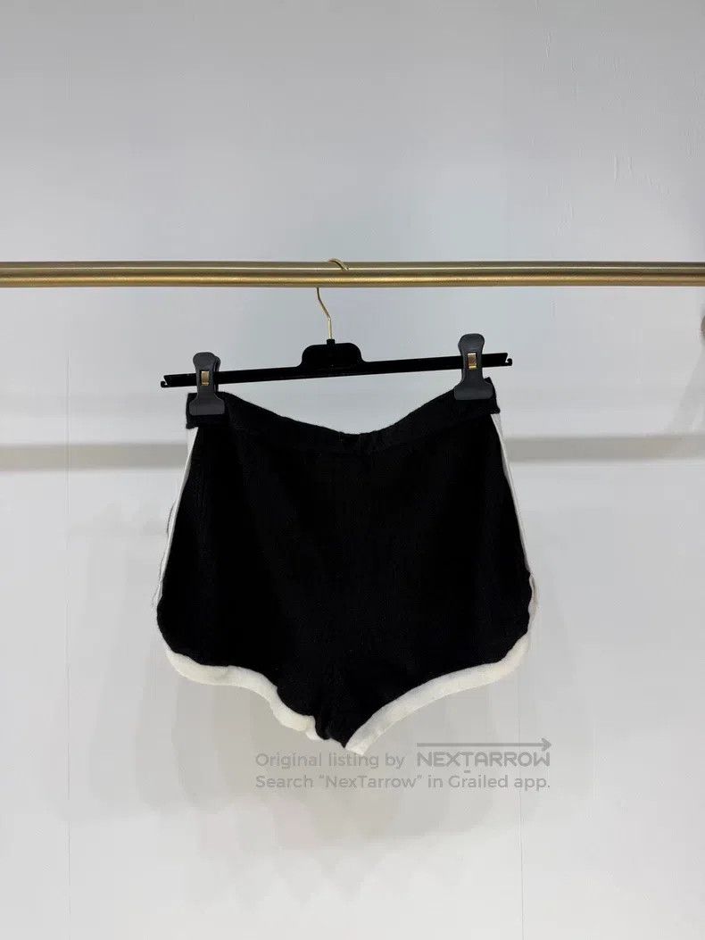 Chanel Chanel 24C waffle cashmere shorts Size 25" / US 0 / IT 36 - 2 Thumbnail