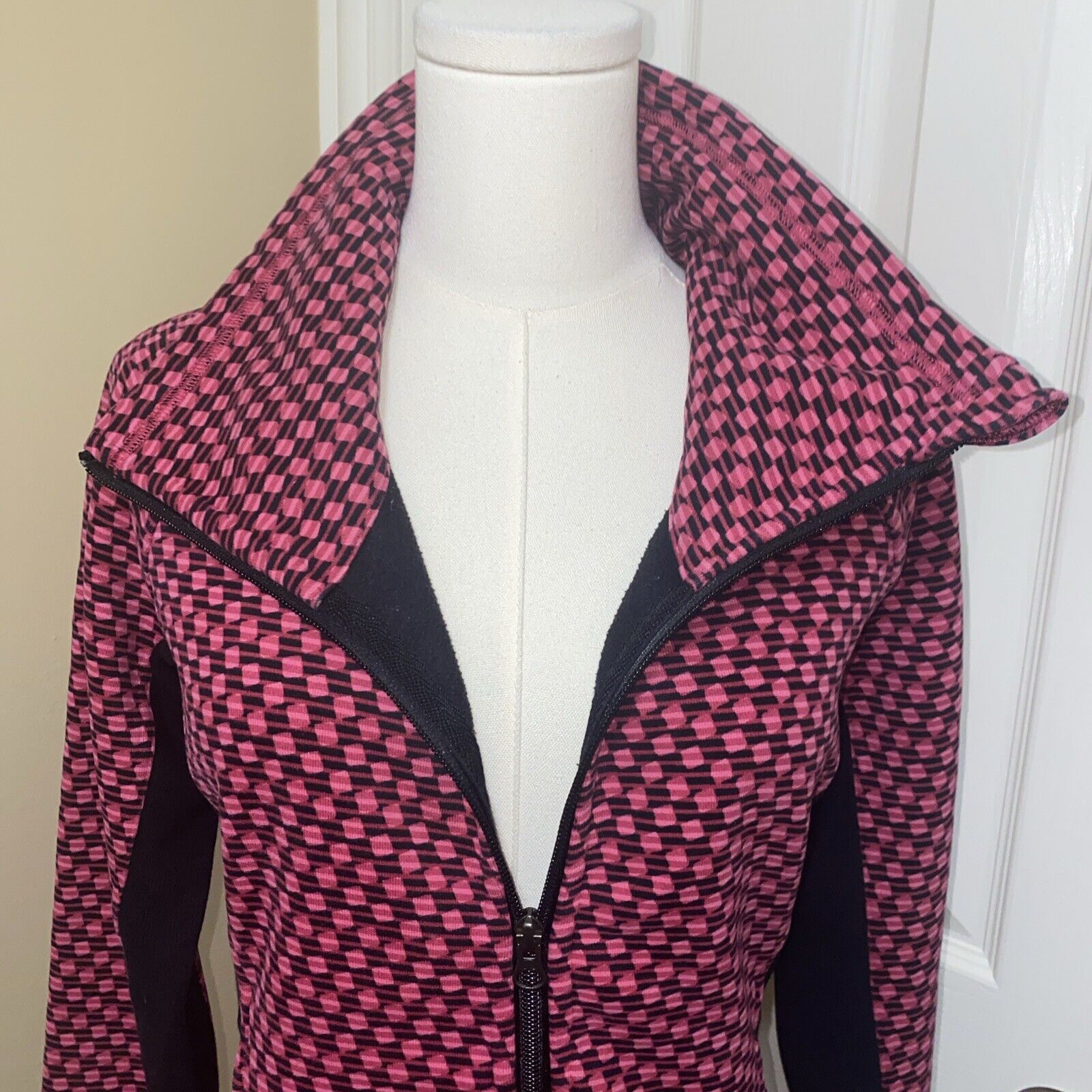 Lululemon Lululemon Radiant Jacket Womens 6 Deep Dive Berry Rumble Size M / US 6-8 / IT 42-44 - 3 Thumbnail