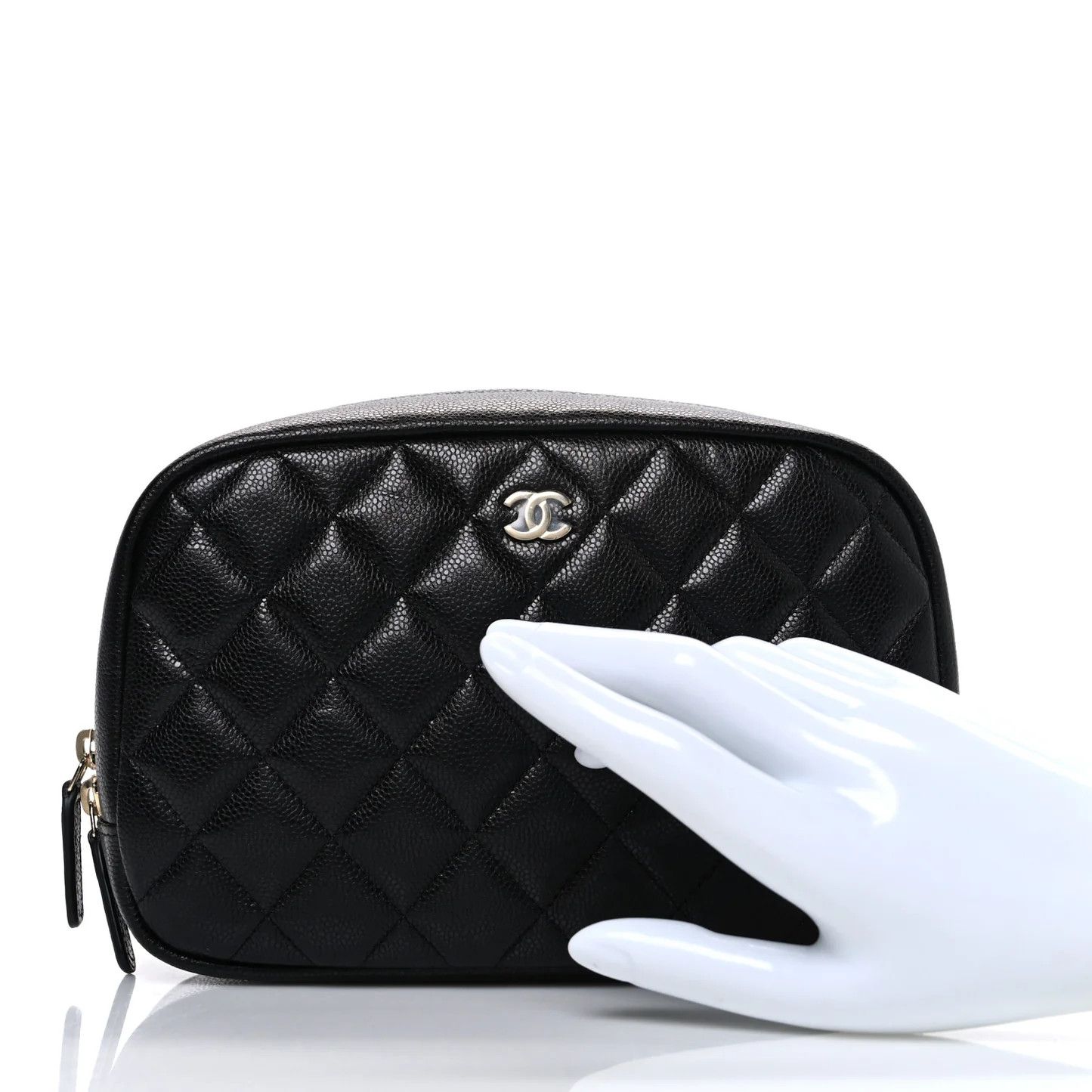 Chanel os11x0326 Size: OS / Medium Curvy Pouch Cosmetic Case Size ONE SIZE - 2 Thumbnail