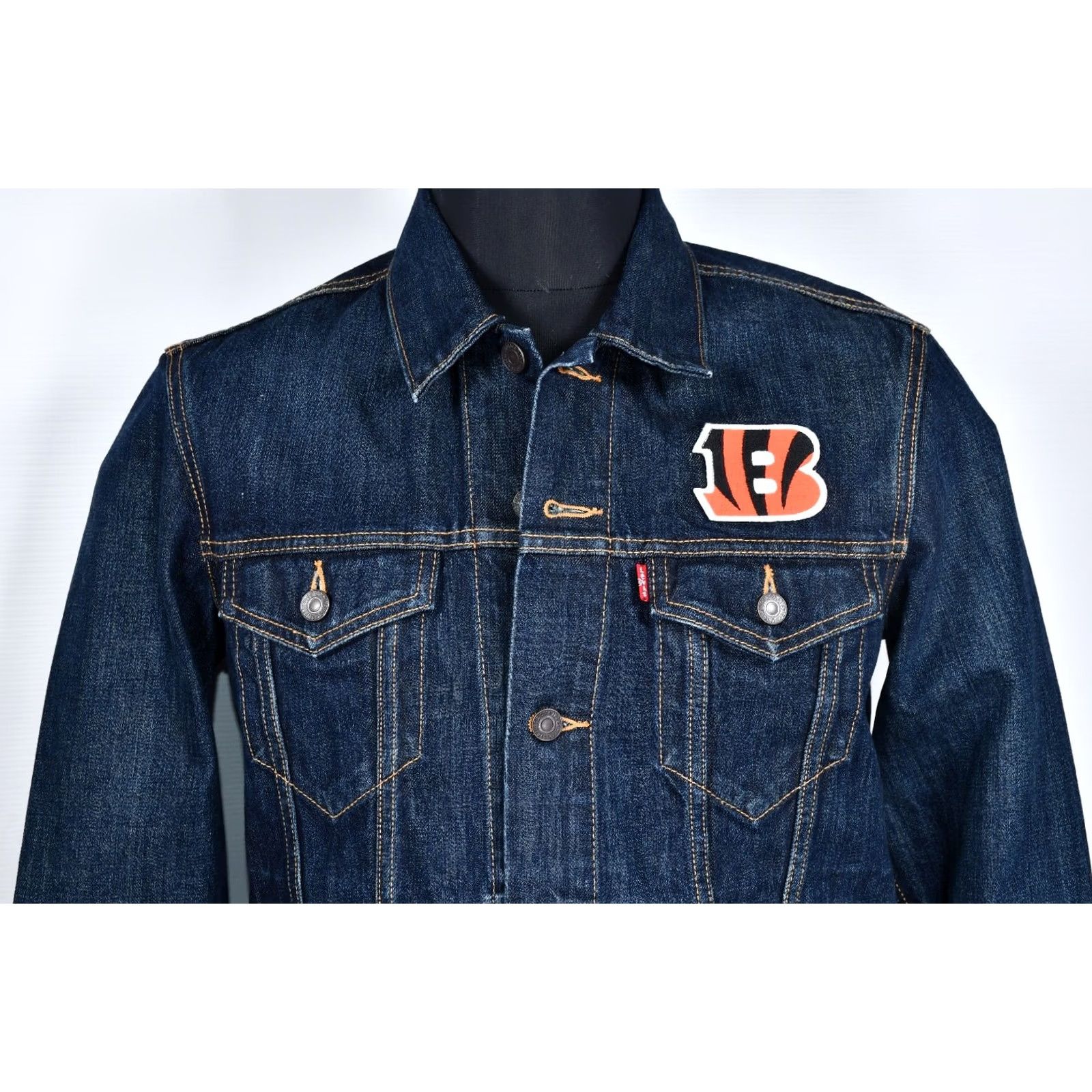 Levi's LEVI'S NFL Cincinnati Bengals Denim Trucker Jacket Mens M Shirt Jacket Size US M / EU 48-50 / 2 - 4 Thumbnail