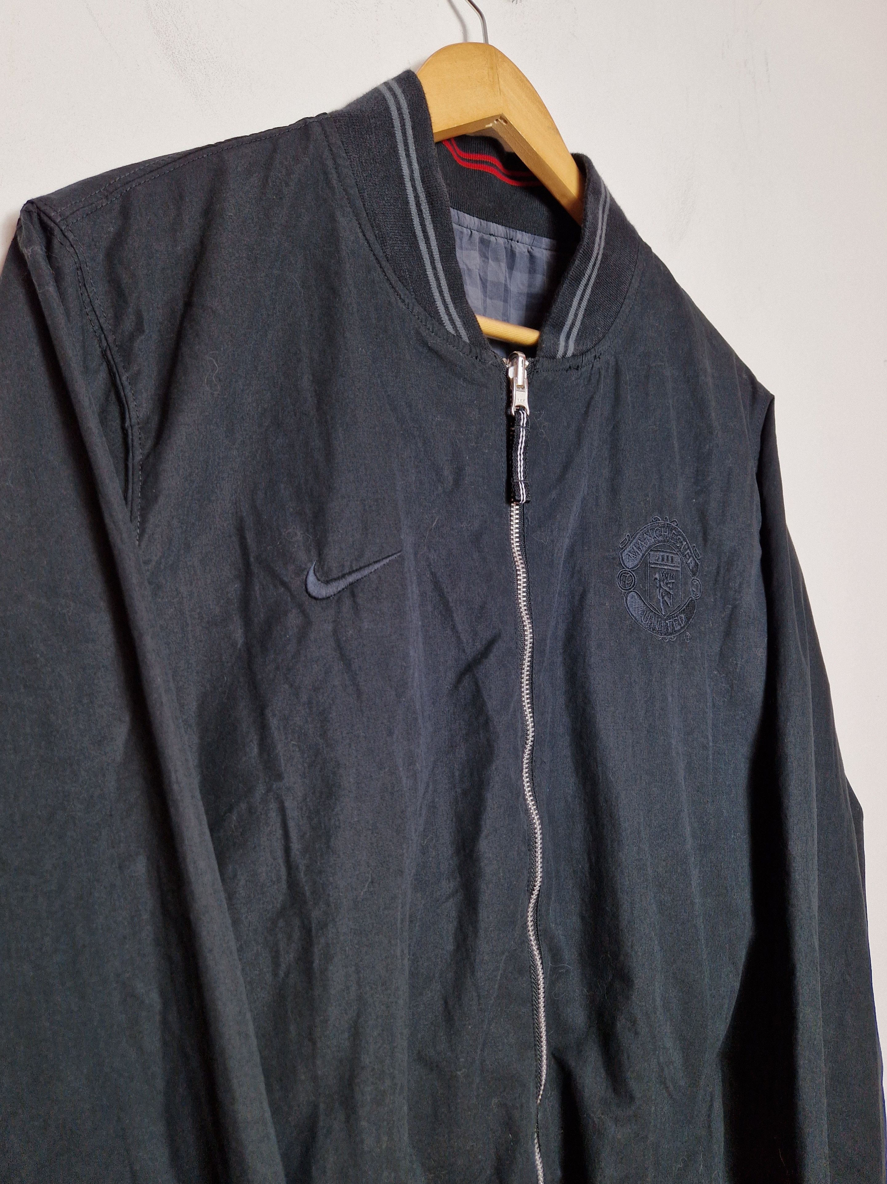 Nike Nike Manchester United reversible light jacket Size US L / EU 52-54 / 3 - 5 Thumbnail