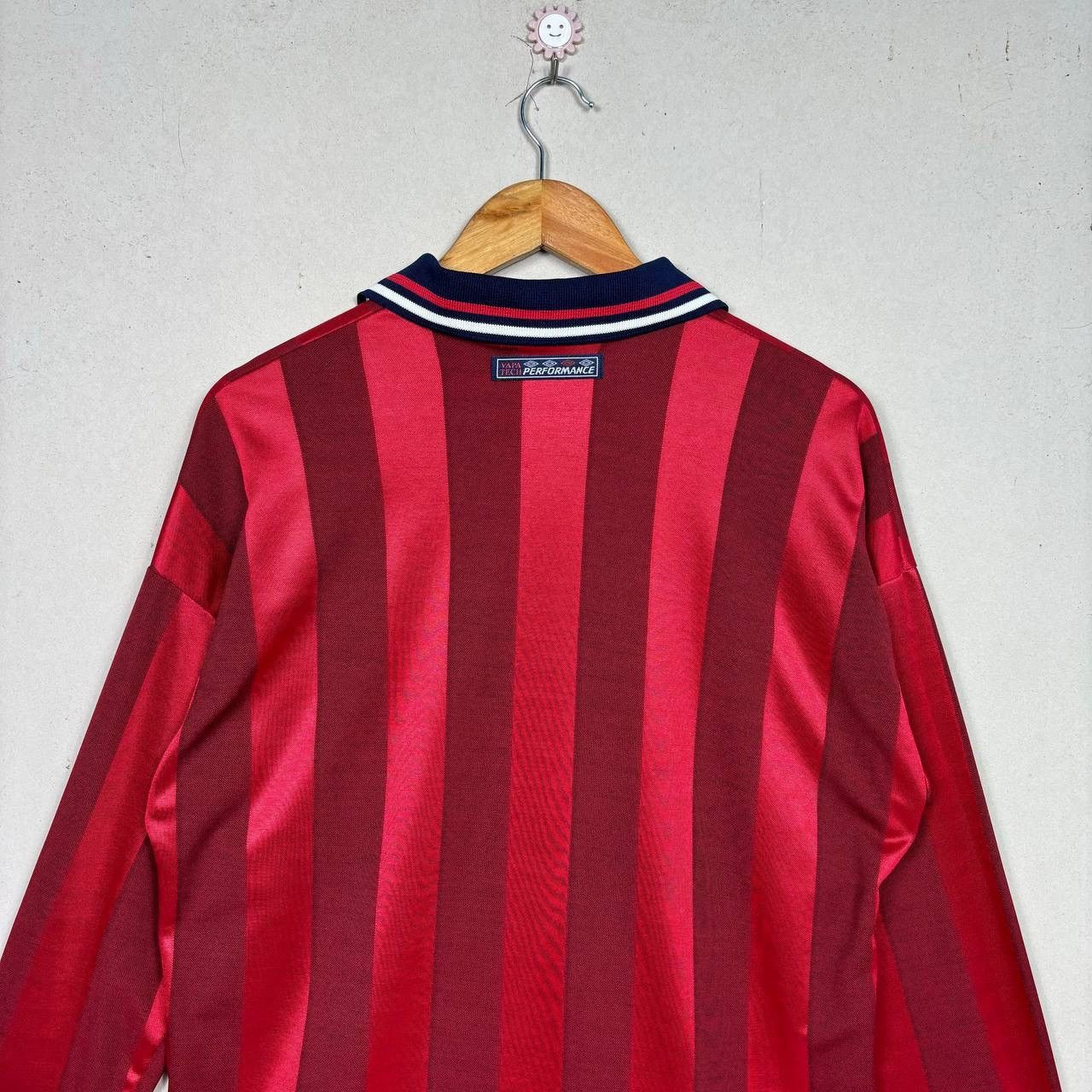 Umbro VINTAGE 1997-99 ENGLAND AWAY LONG SLEEVE SHIRT JERSEY Size US M / EU 48-50 / 2 - 4 Thumbnail