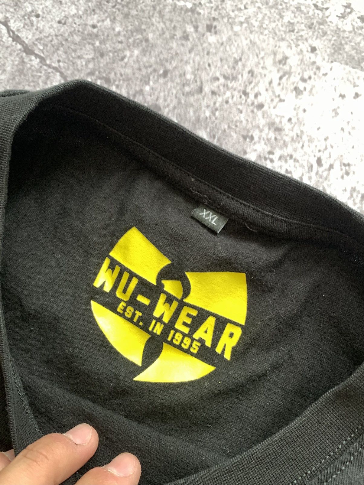 Wu-Tang Clan 🔥VINTAGE WU-TANG BIG LOGO TSHIRT Size US XXL / EU 58 / 5 - 6 Thumbnail