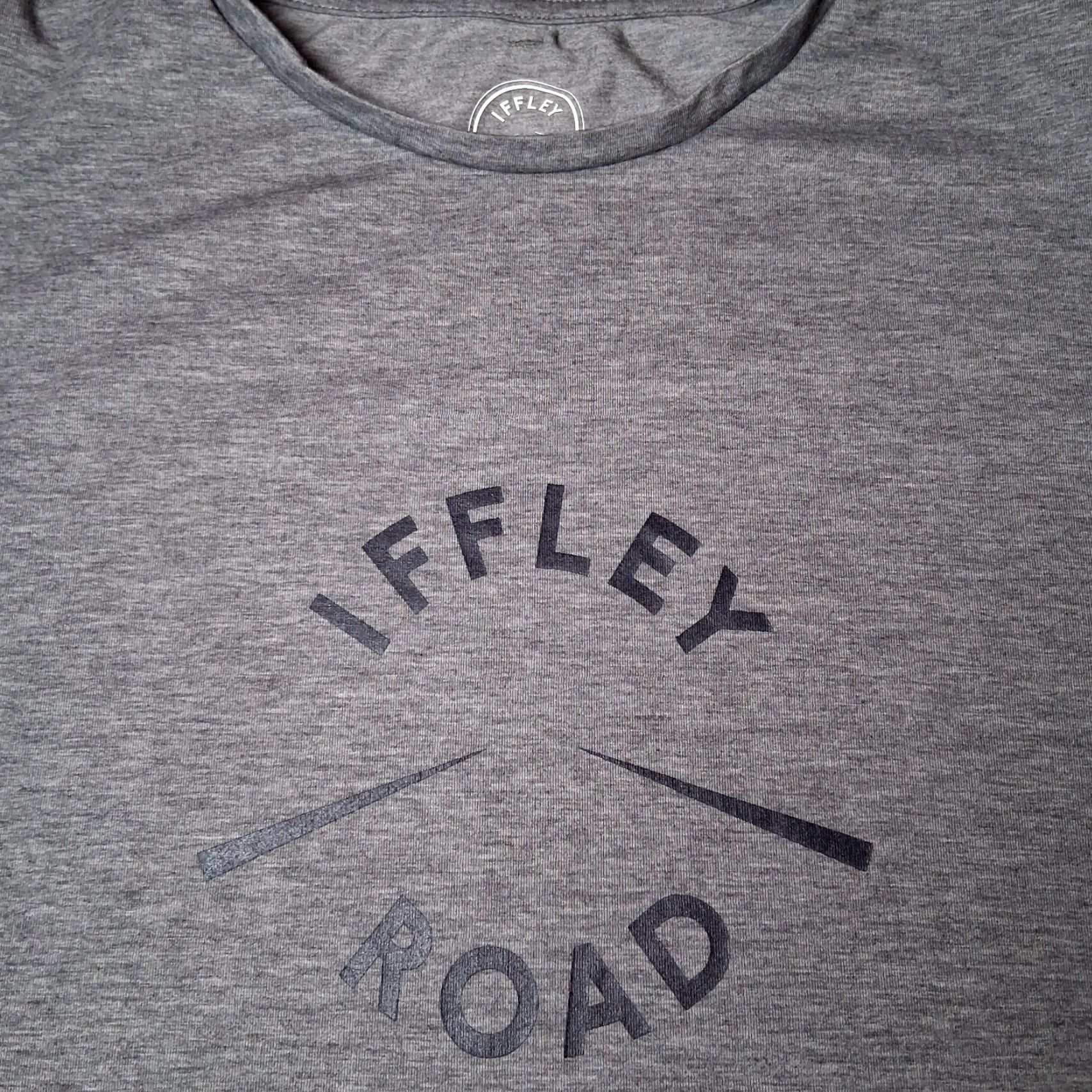Logo 7 Iffley Road T-Shirt Men XL Gray Logo Running Athletic Performance Shirt Tee - Gray - Regular Fit - Short Sleeve Size US XL / EU 56 / 4 - 2 Thumbnail